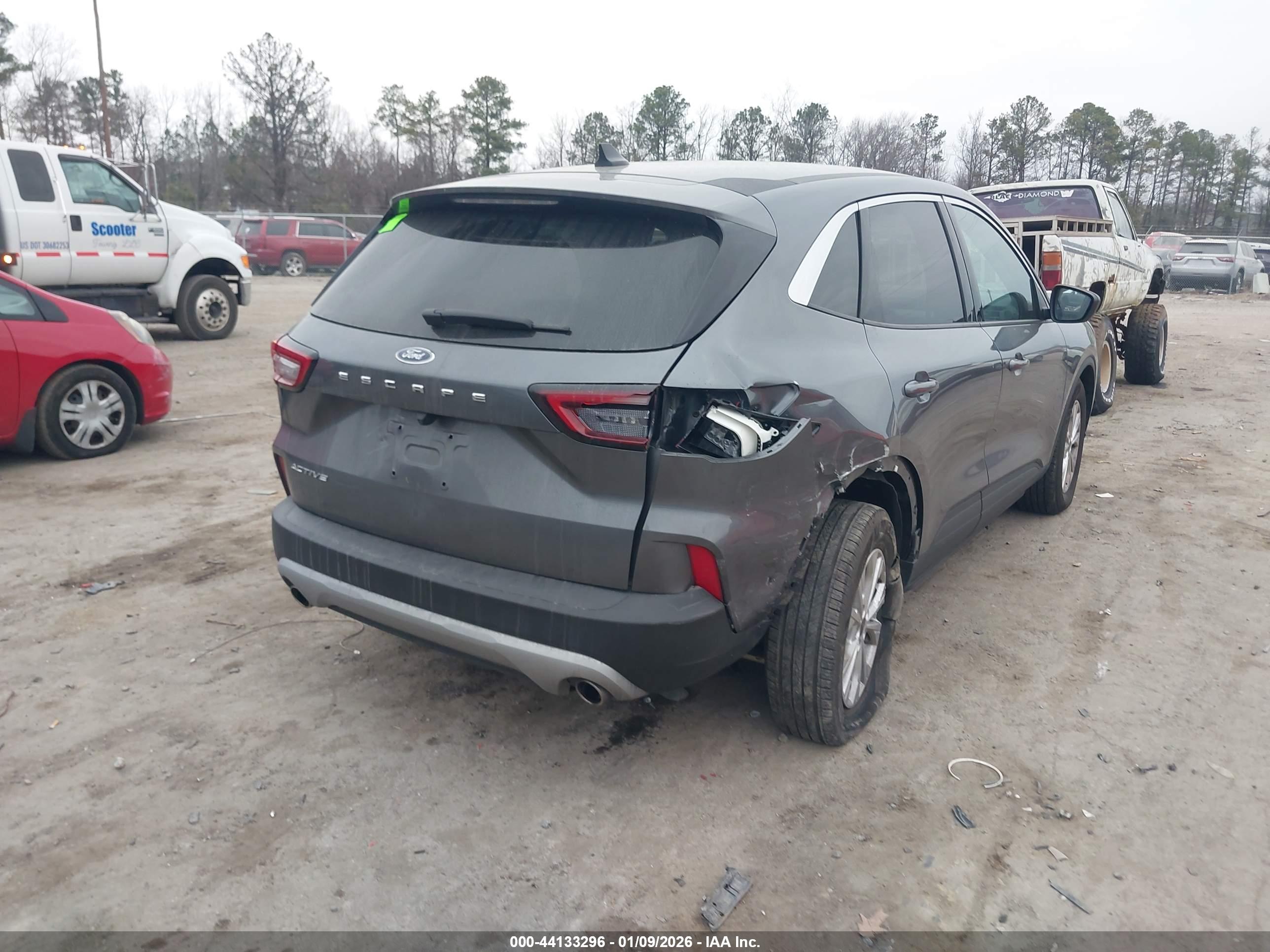 FORD ESCAPE image 4