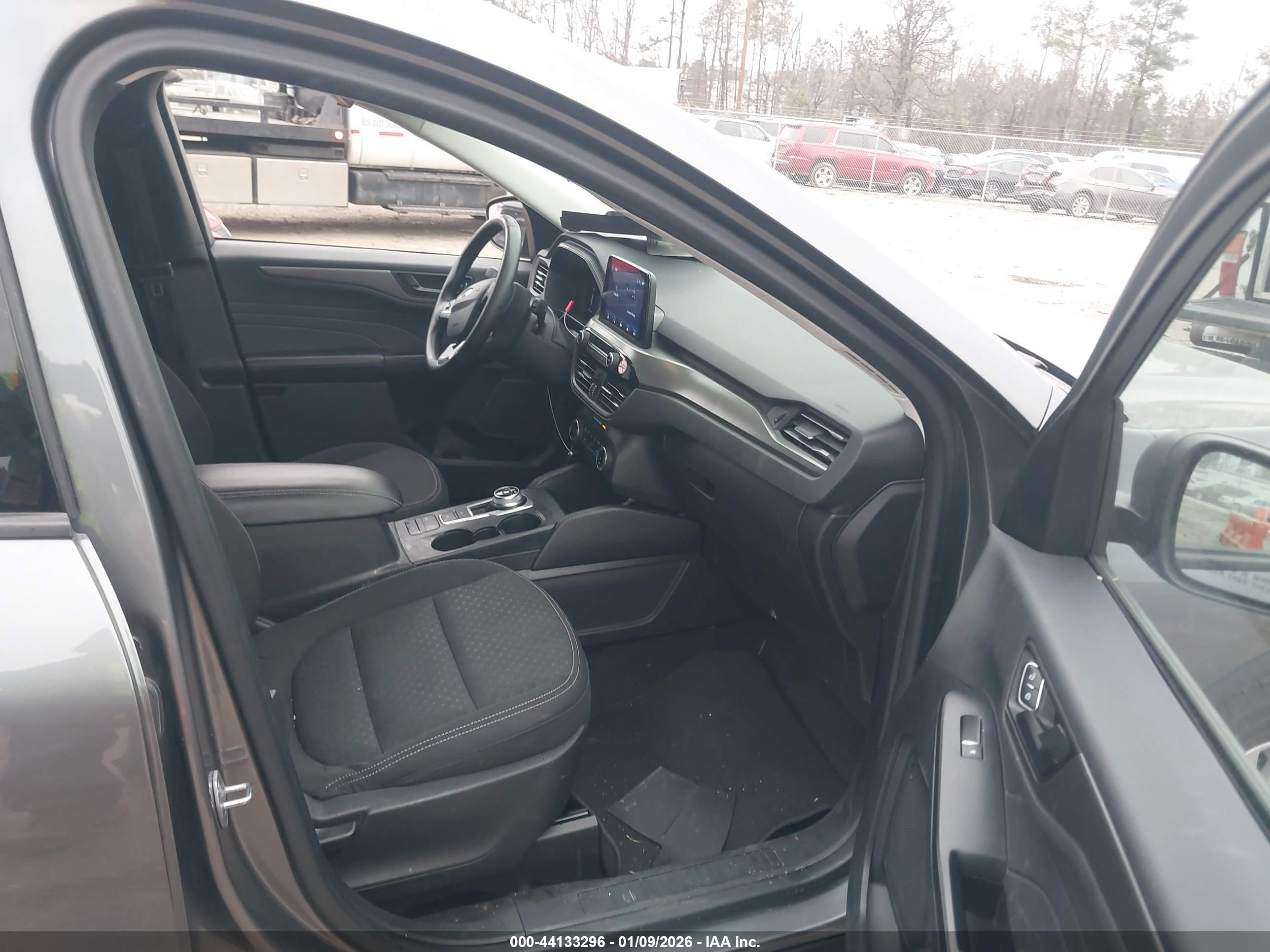 FORD ESCAPE image 5