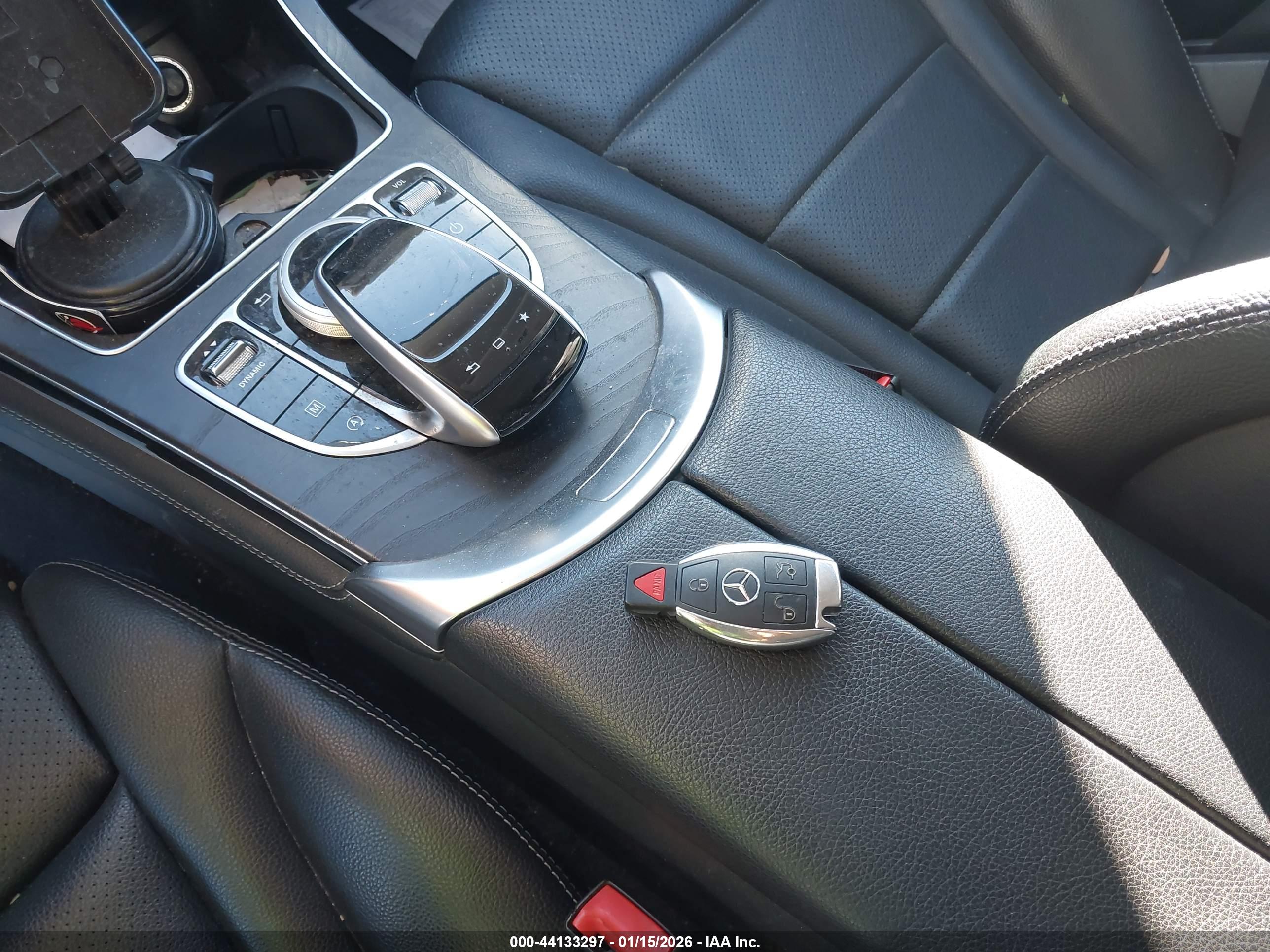MERCEDES-BENZ GLC image 11