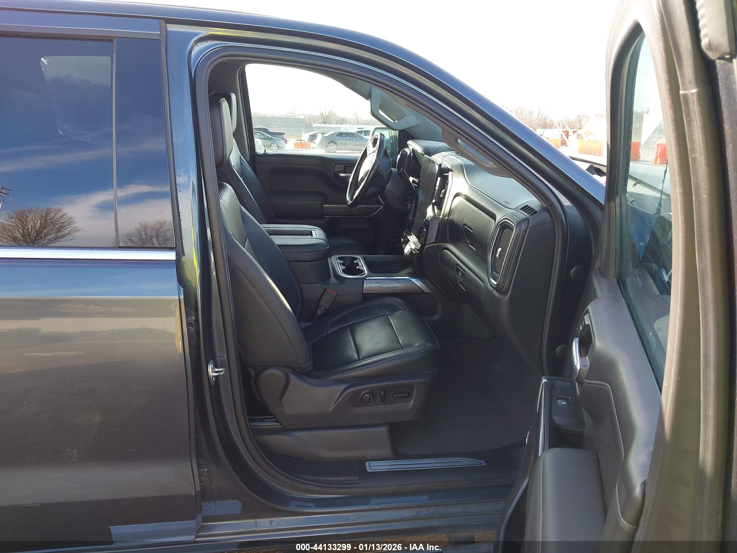 CHEVROLET SILVERADO image 5