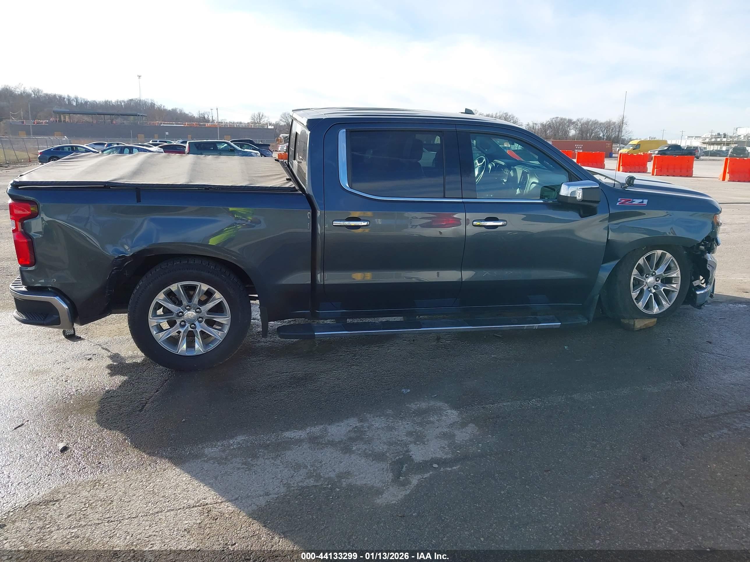 CHEVROLET SILVERADO image 6