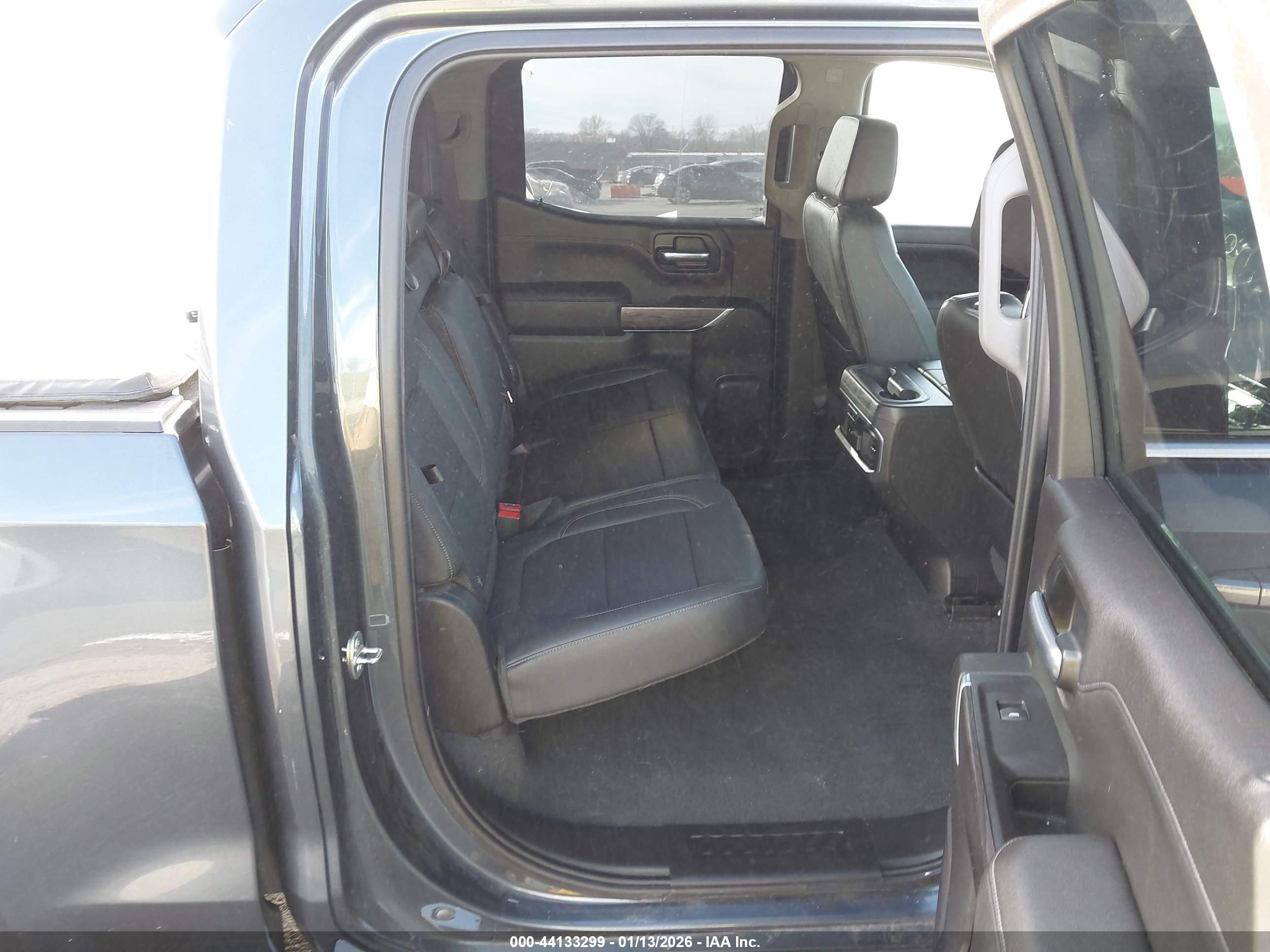 CHEVROLET SILVERADO image 8