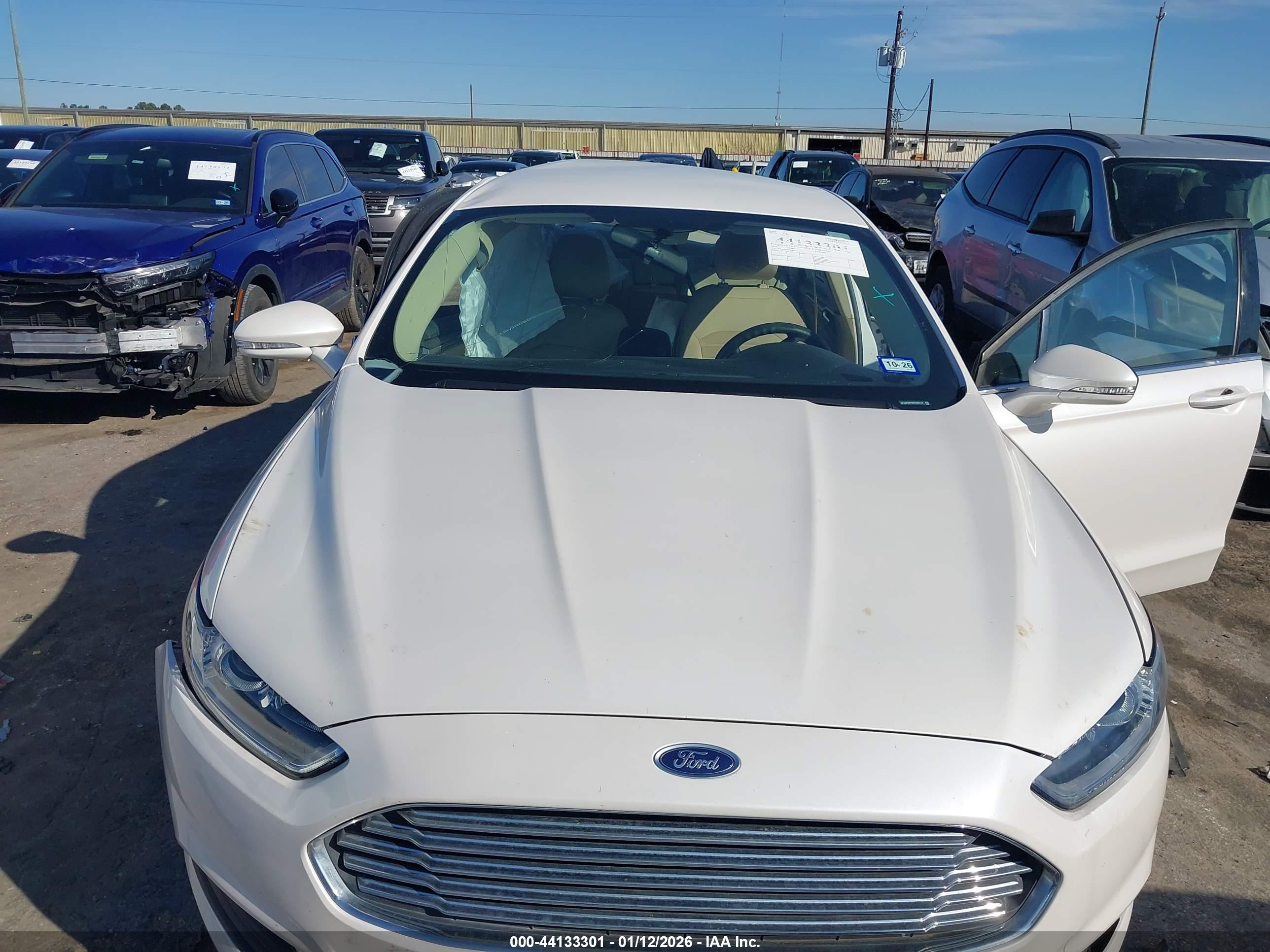 FORD FUSION image 10