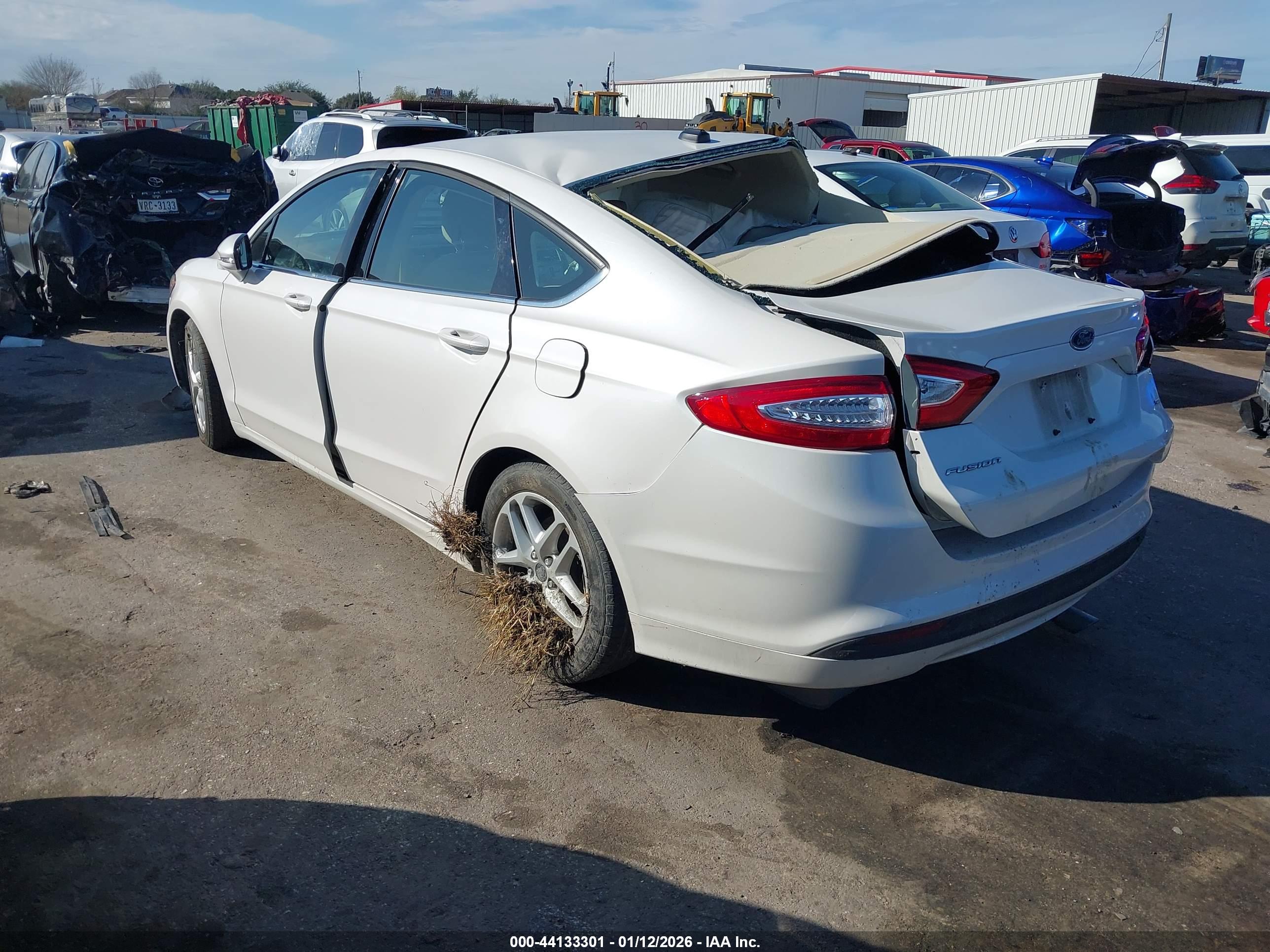 FORD FUSION image 3