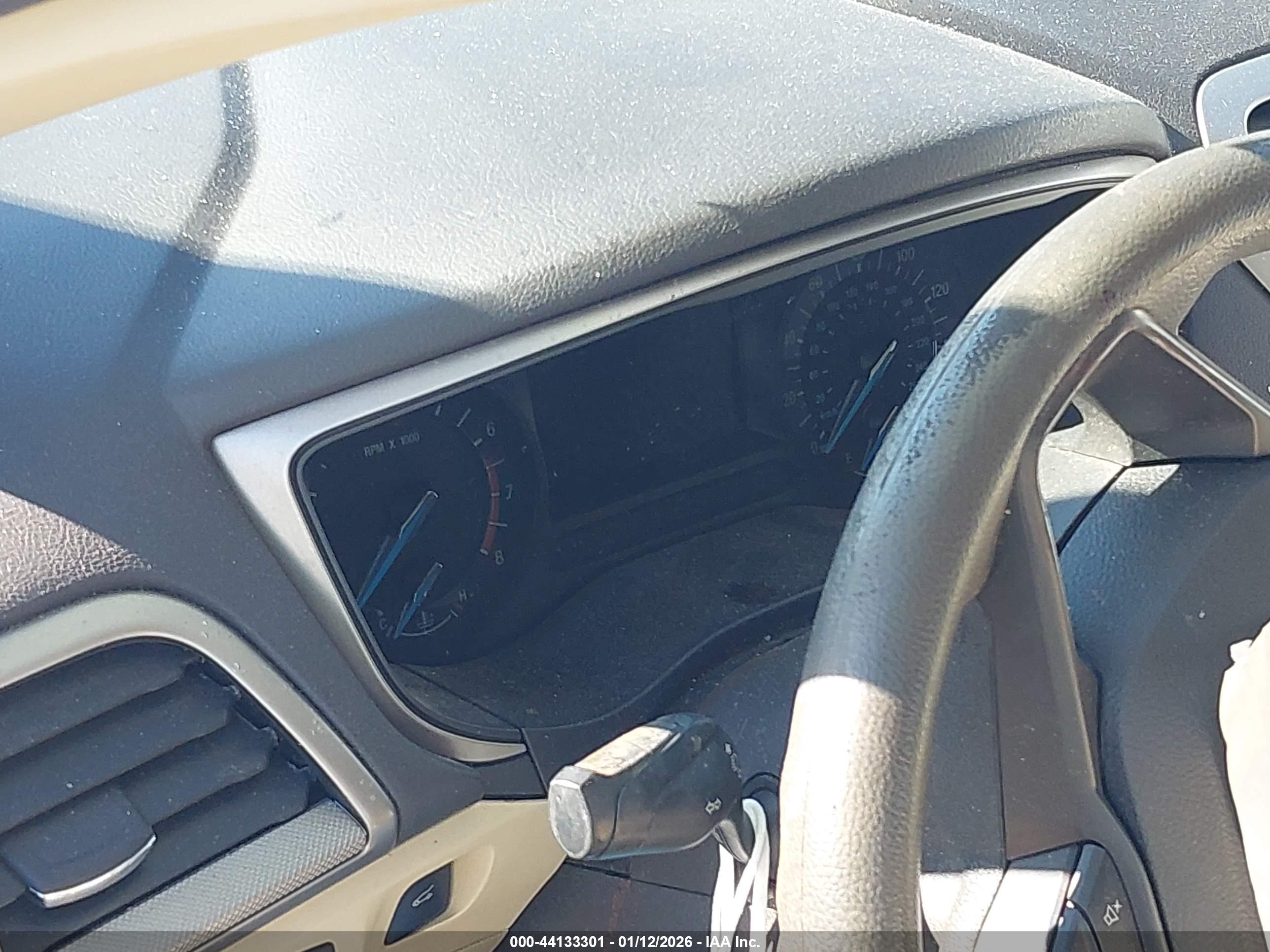 FORD FUSION image 7