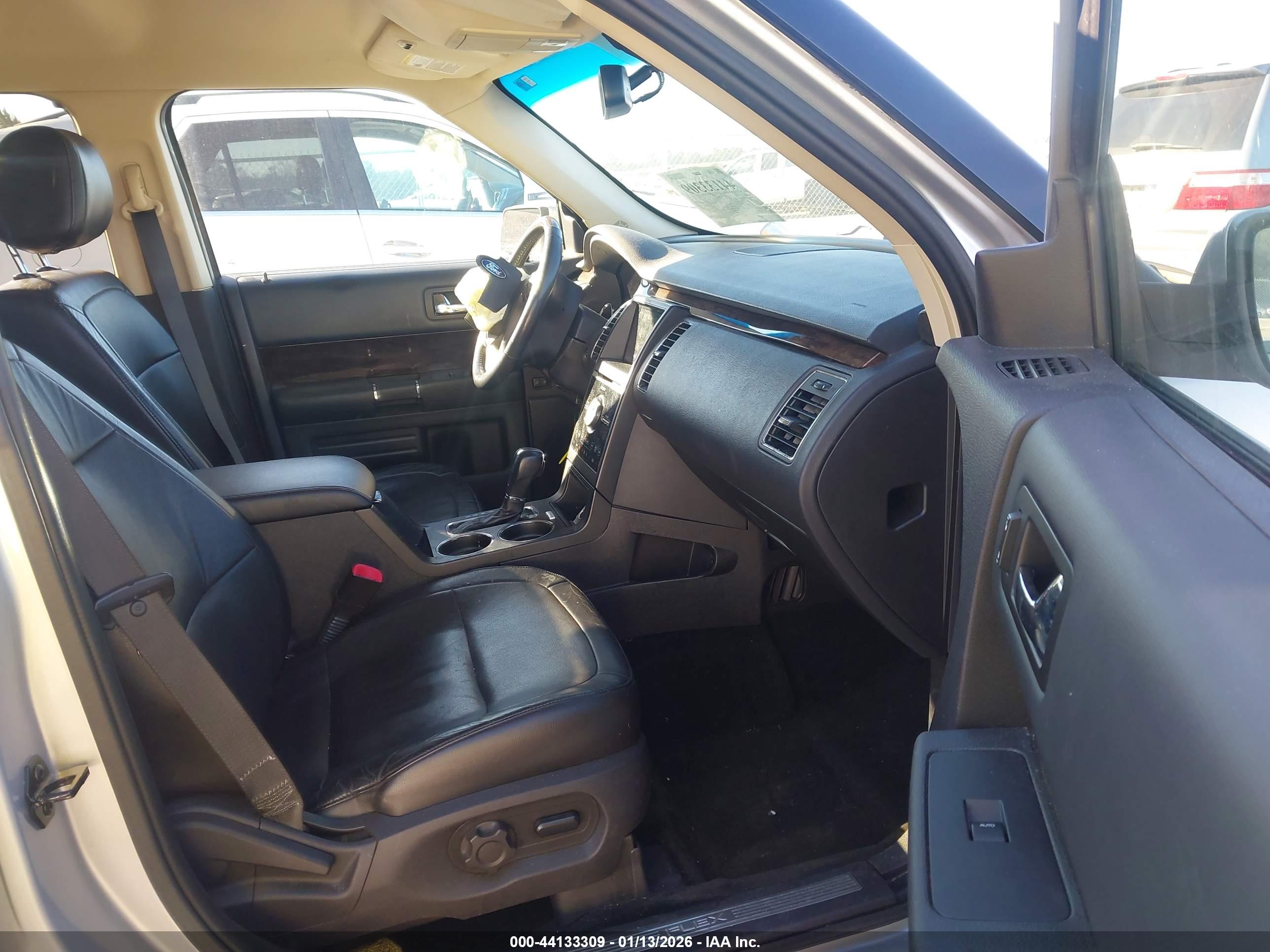 FORD FLEX image 5
