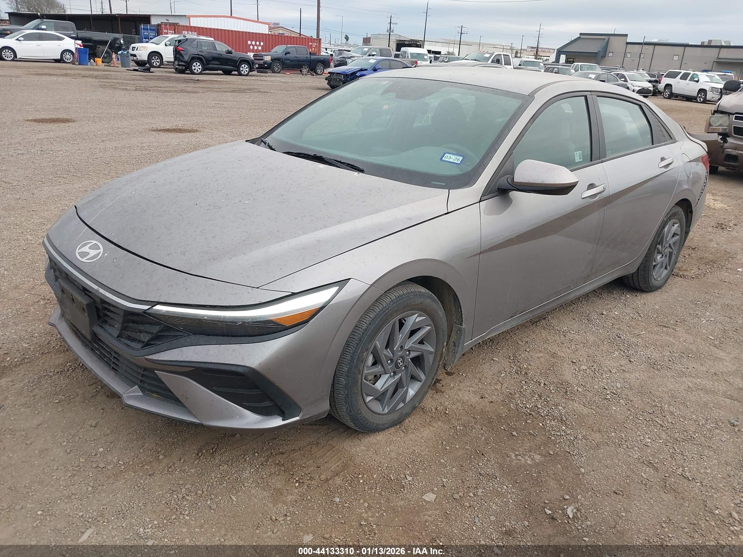 HYUNDAI ELANTRA image 2