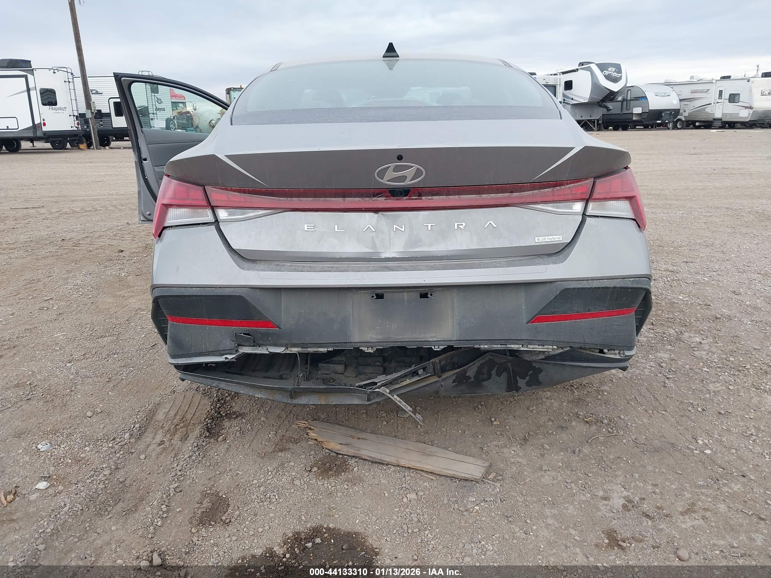 HYUNDAI ELANTRA image 6