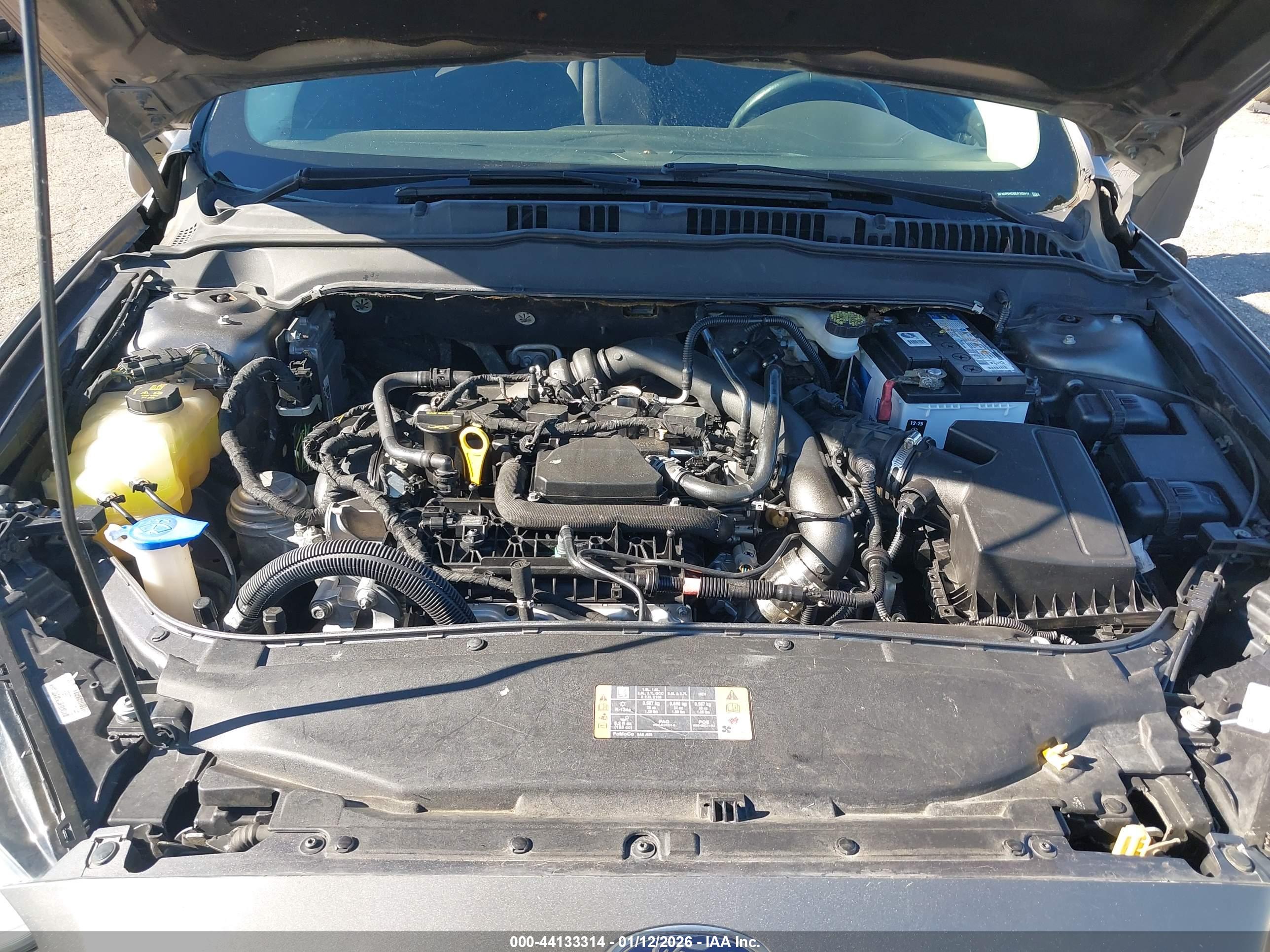 FORD FUSION image 10