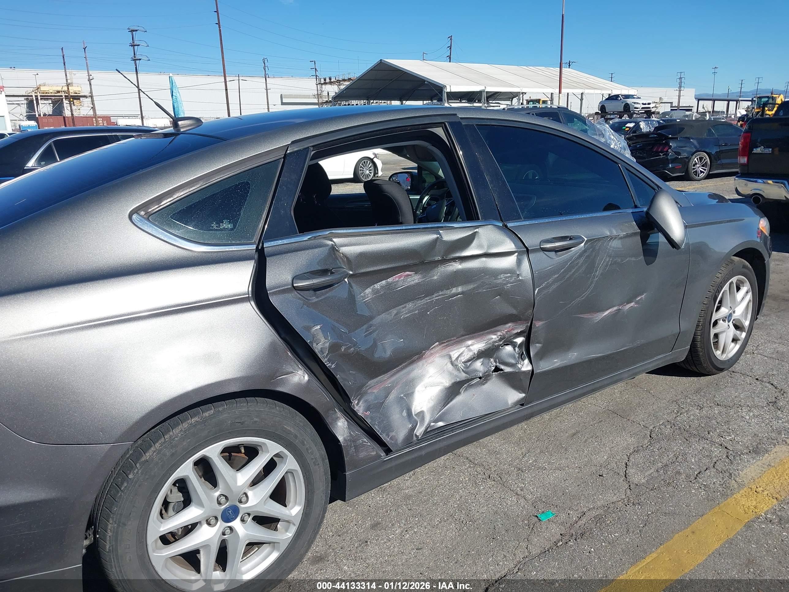 FORD FUSION image 6