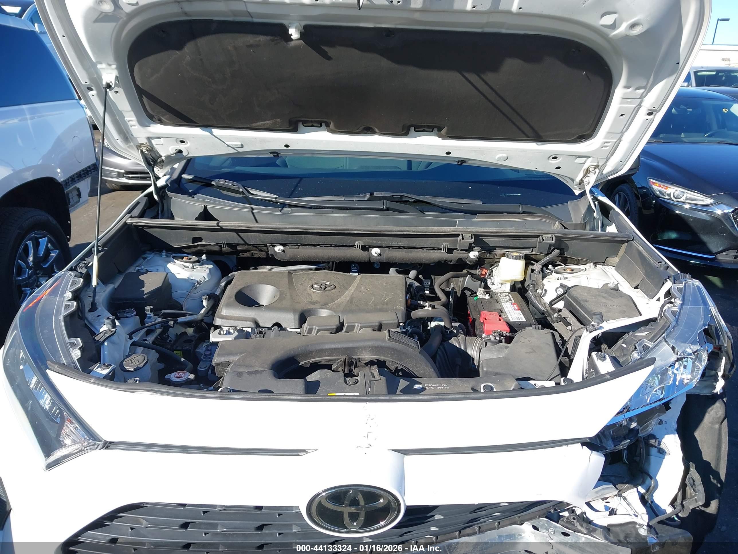 TOYOTA RAV4 image 10
