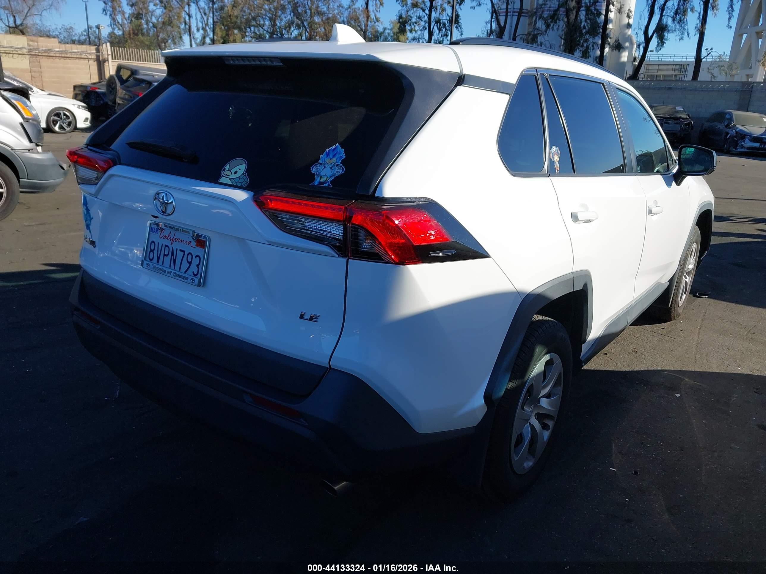 TOYOTA RAV4 image 4