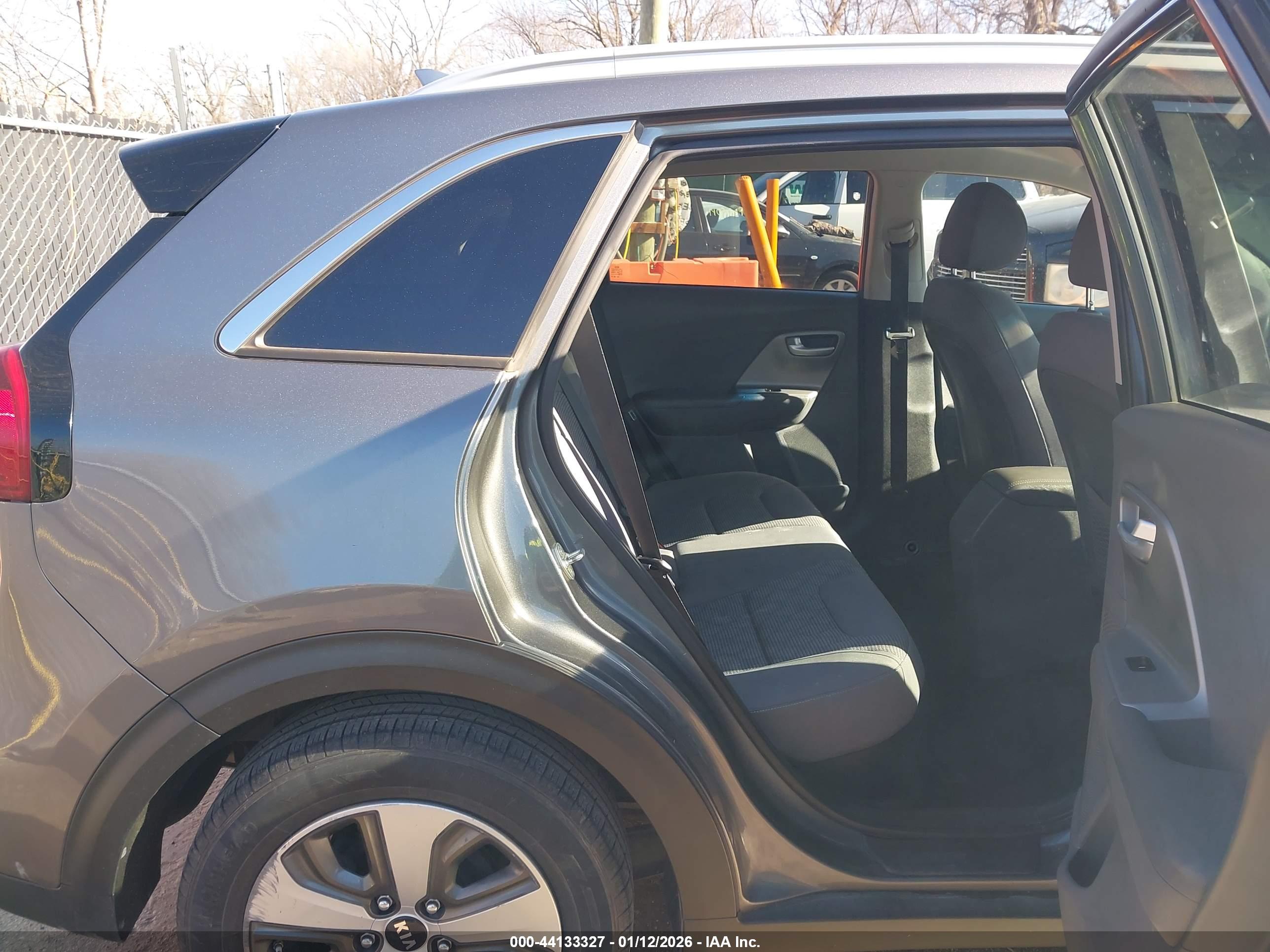 KIA NIRO image 8