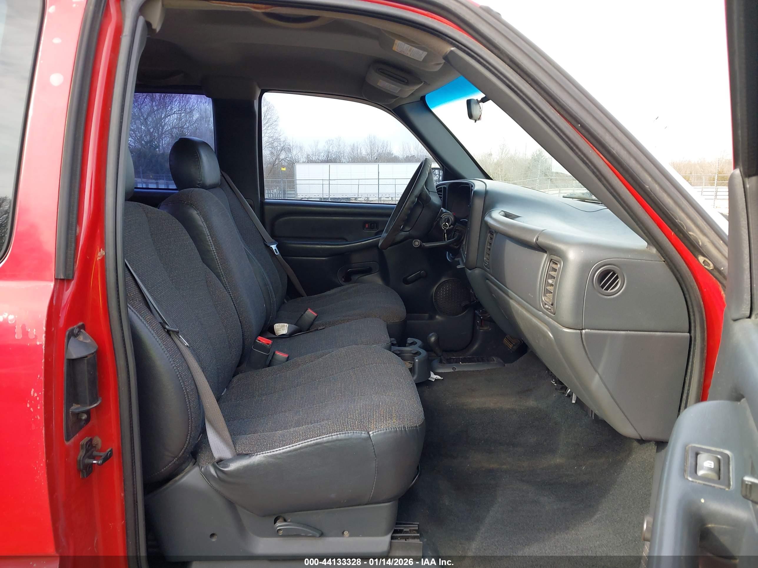 CHEVROLET SILVERADO image 5