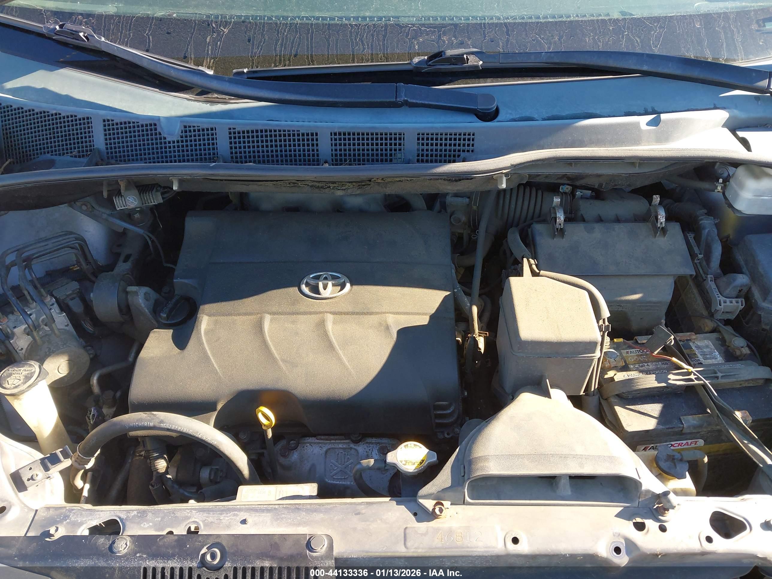 TOYOTA SIENNA image 10