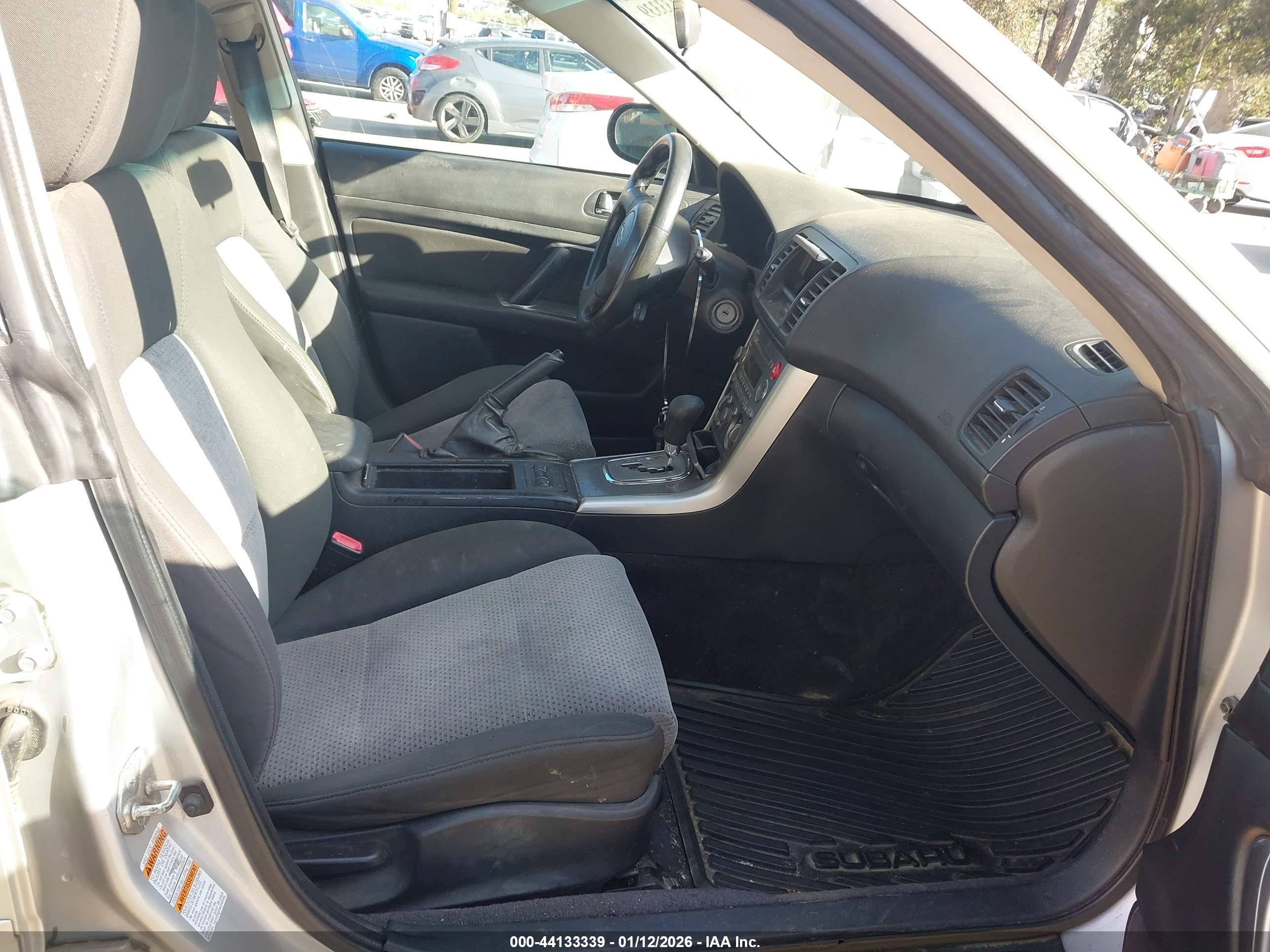 SUBARU OUTBACK image 5