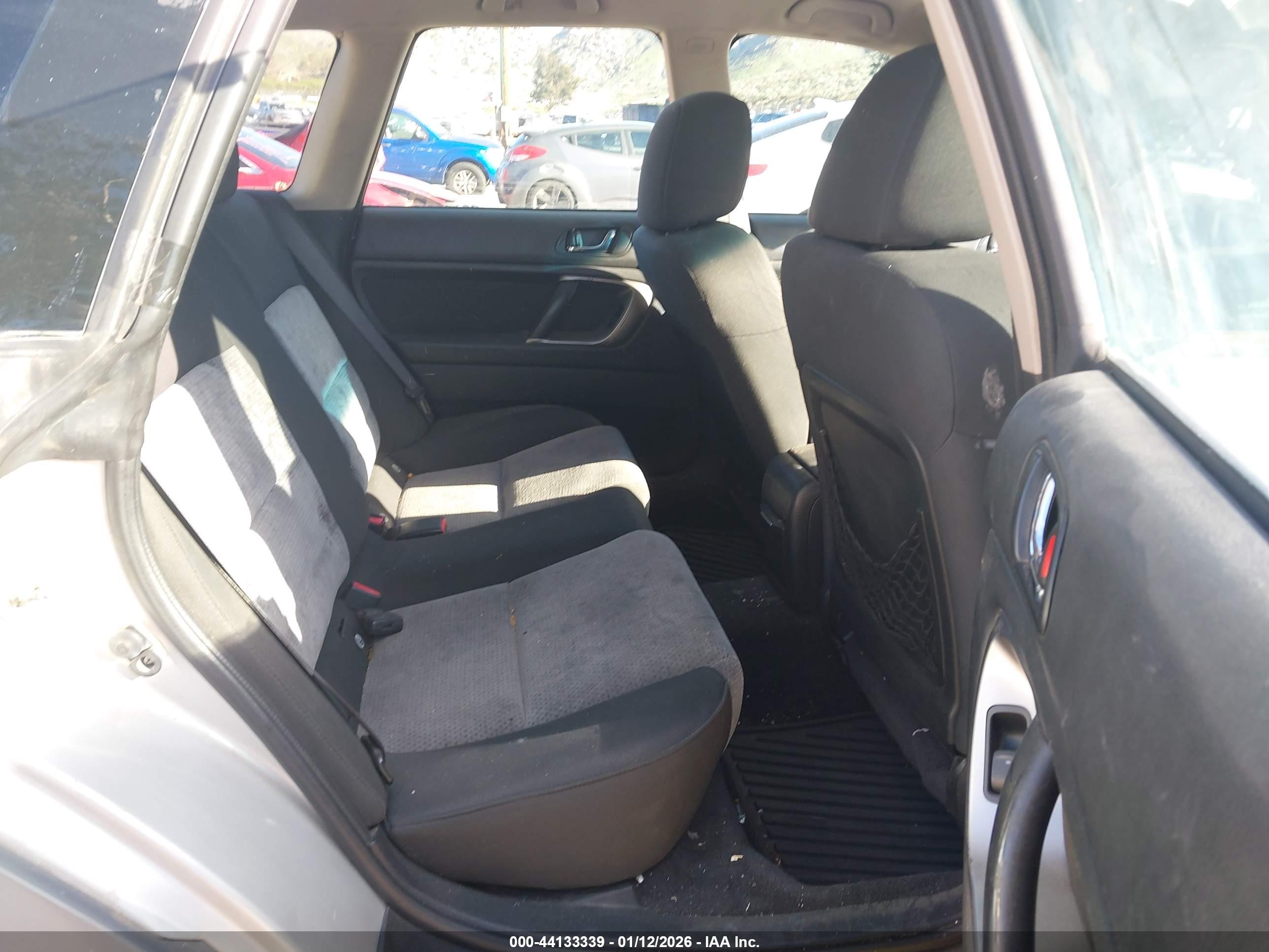 SUBARU OUTBACK image 8