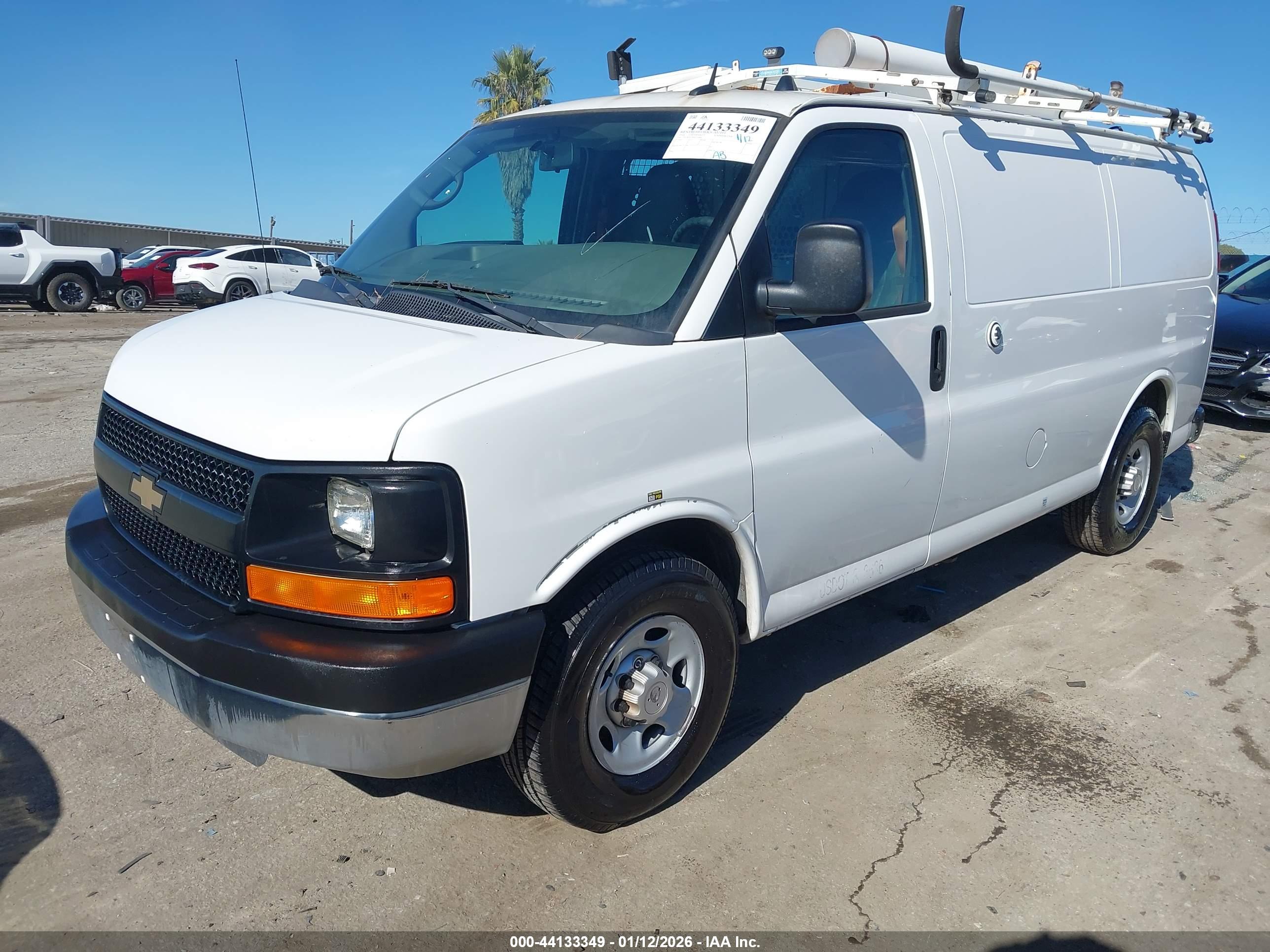 CHEVROLET EXPRESS image 2