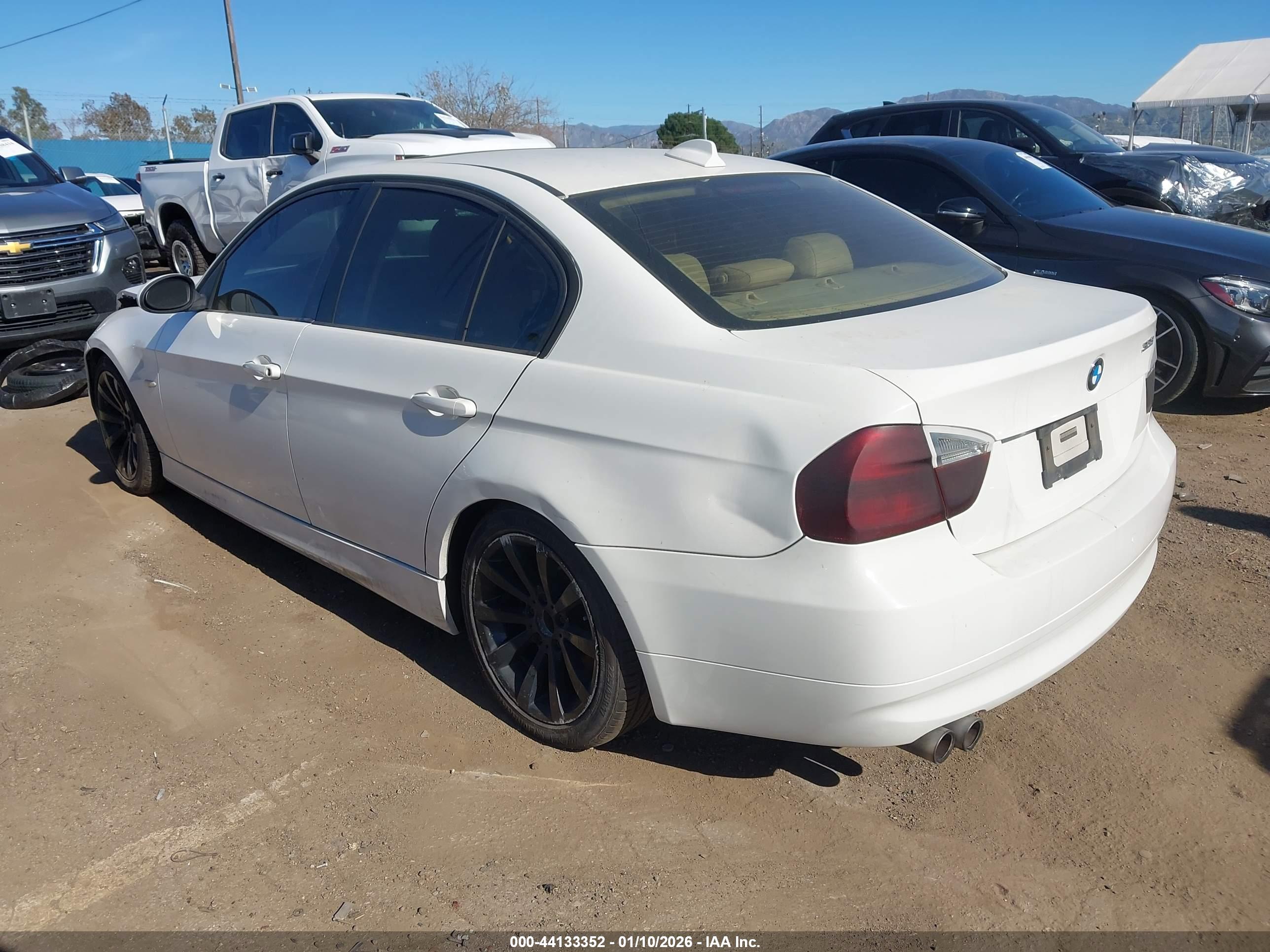 BMW 328I image 3