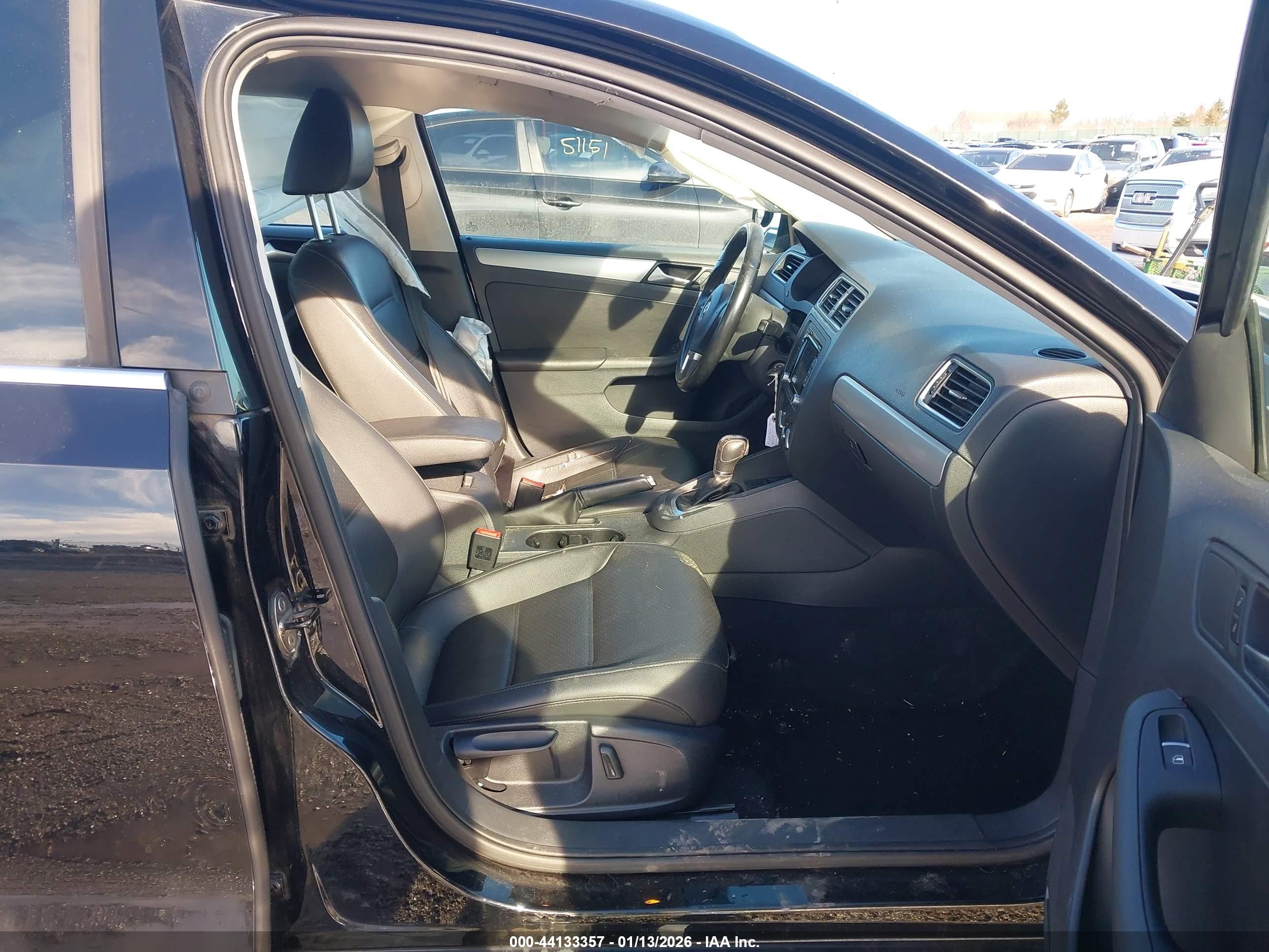 VOLKSWAGEN JETTA image 5