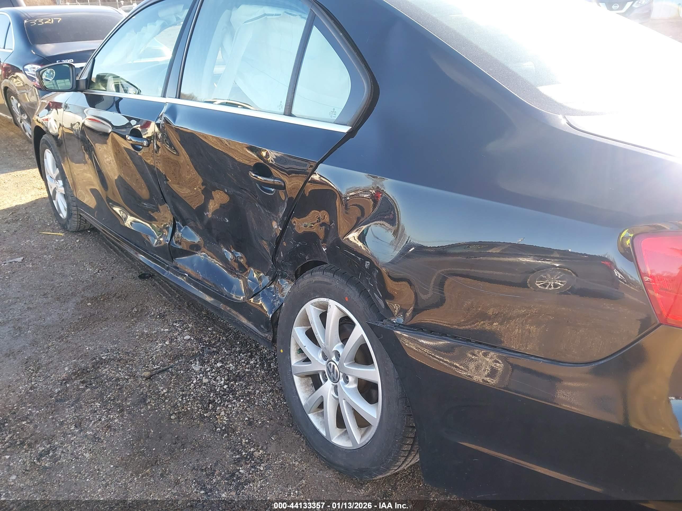 VOLKSWAGEN JETTA image 6