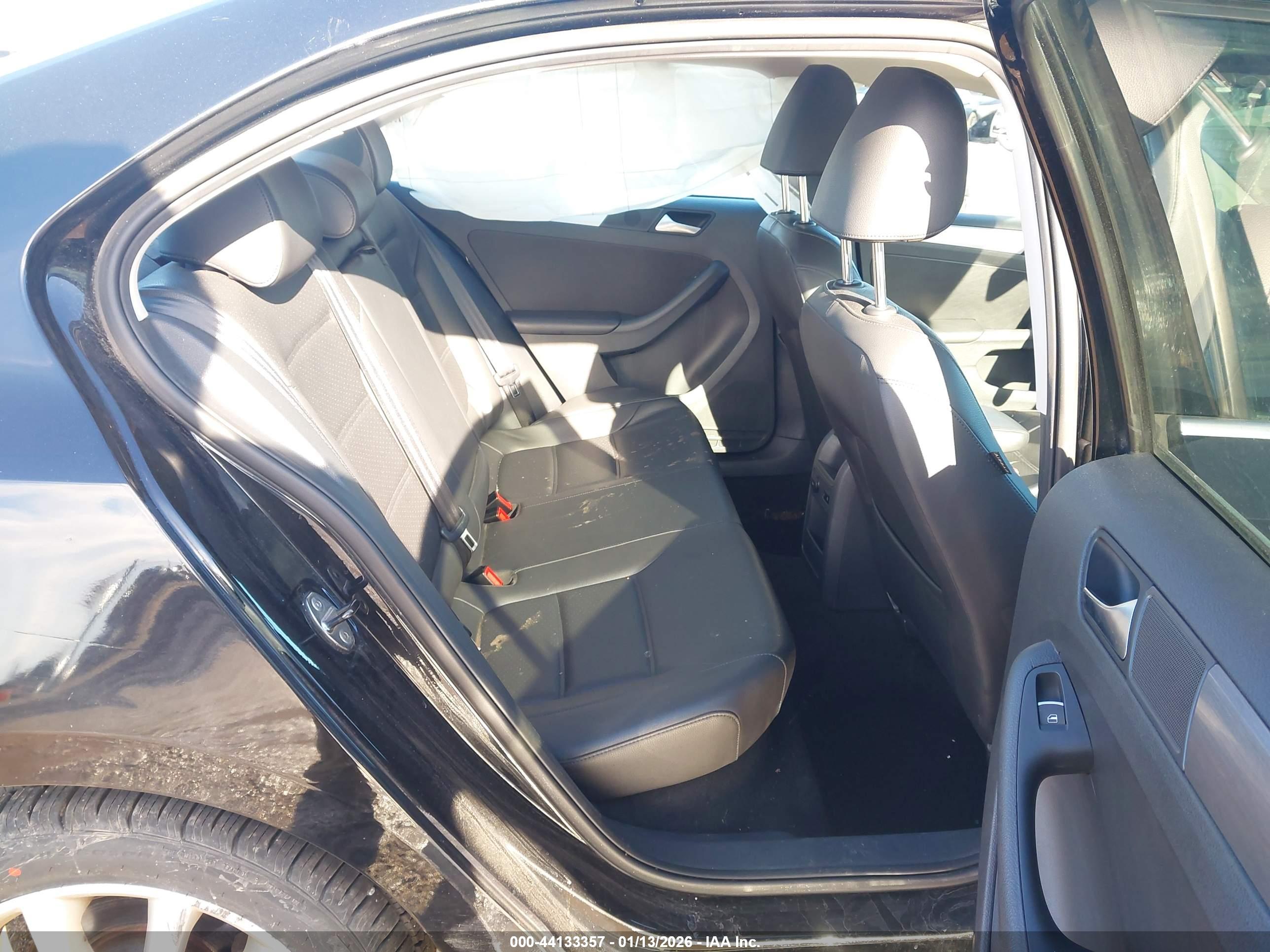 VOLKSWAGEN JETTA image 8