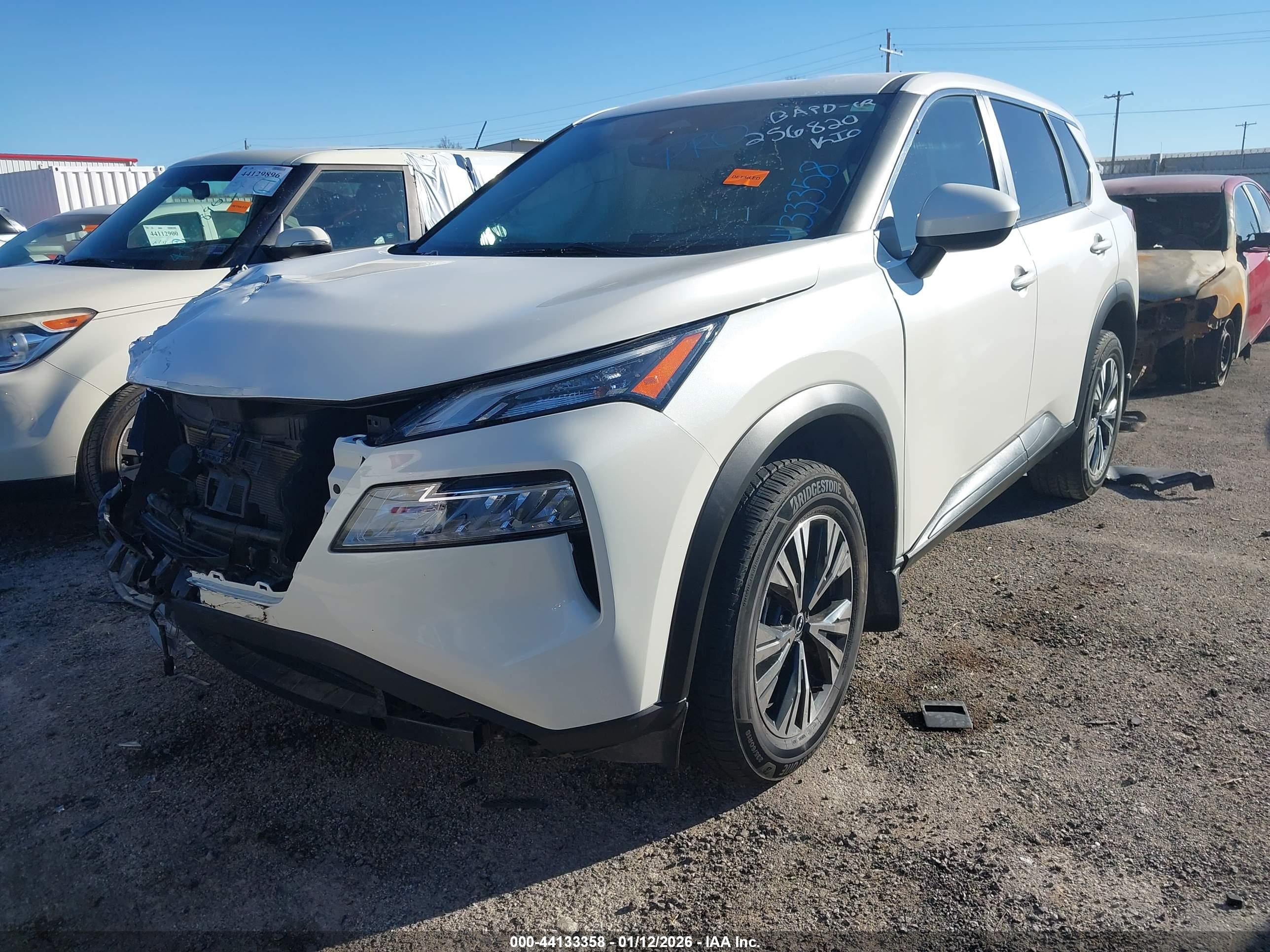 NISSAN ROGUE image 2