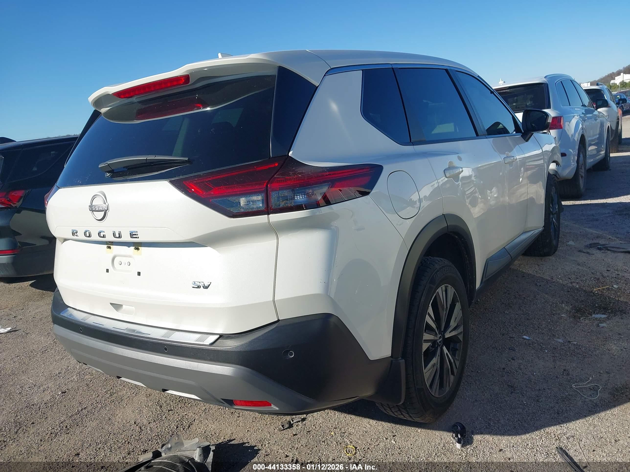 NISSAN ROGUE image 4
