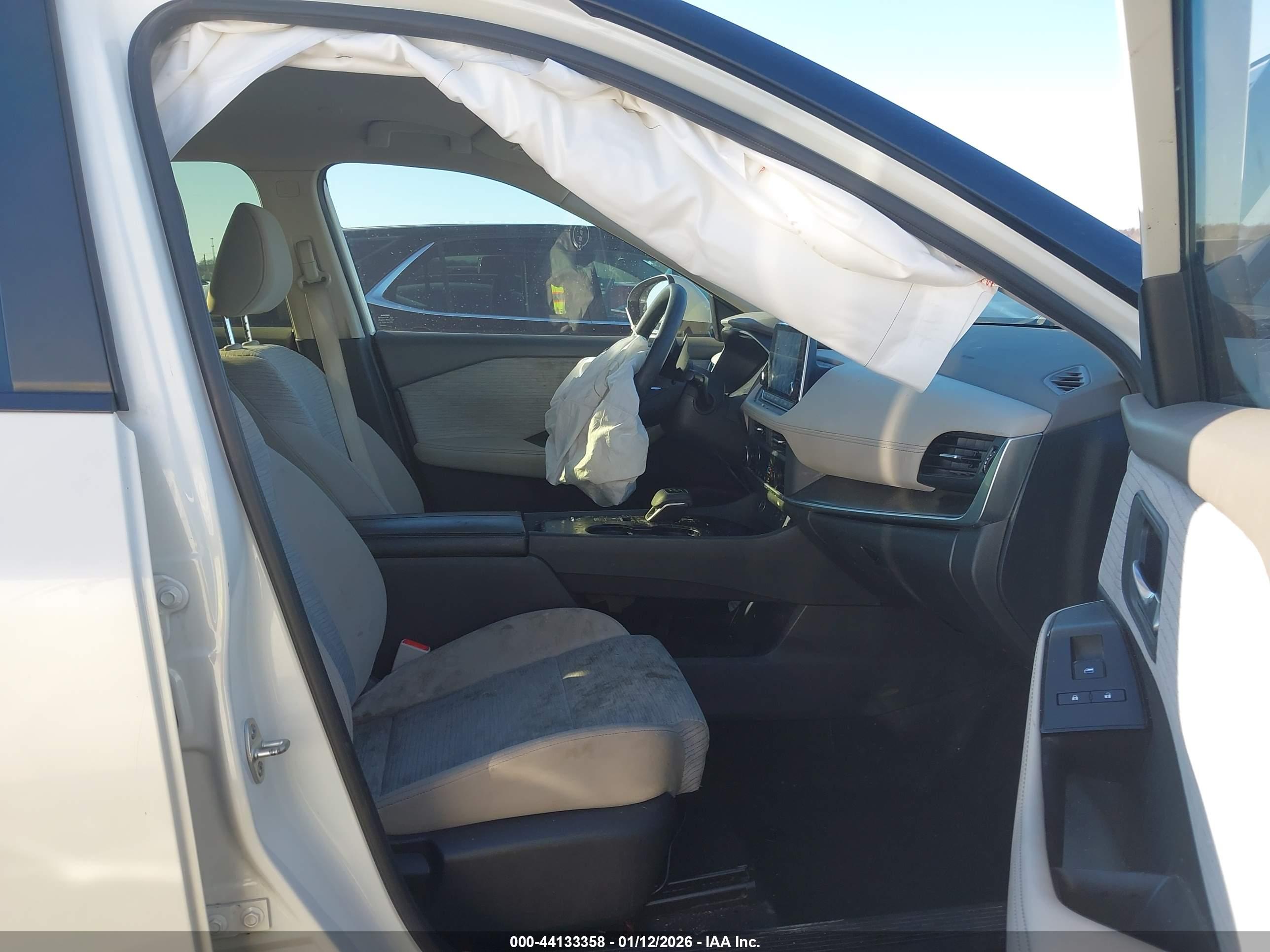 NISSAN ROGUE image 5