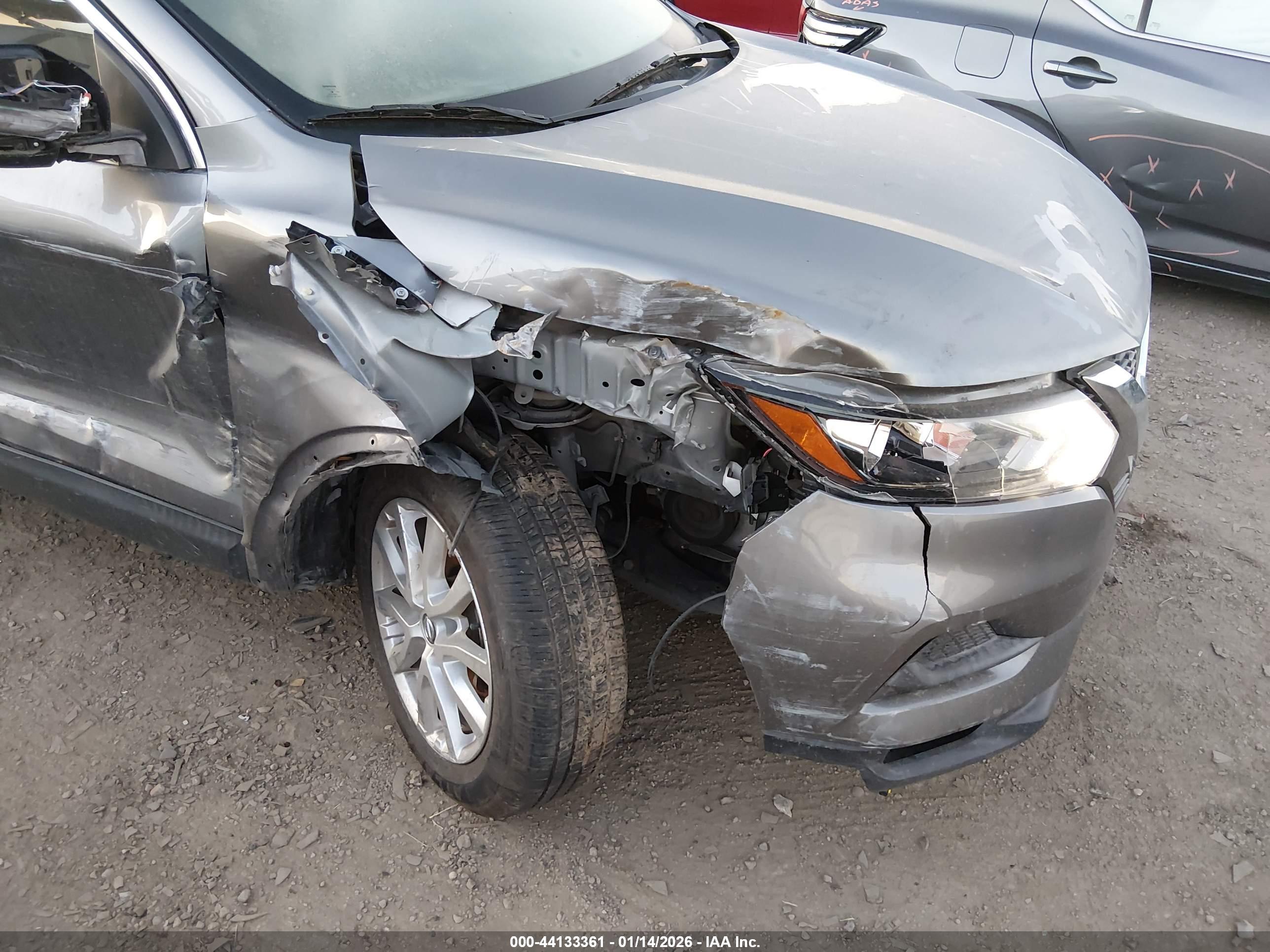 NISSAN ROGUE image 6