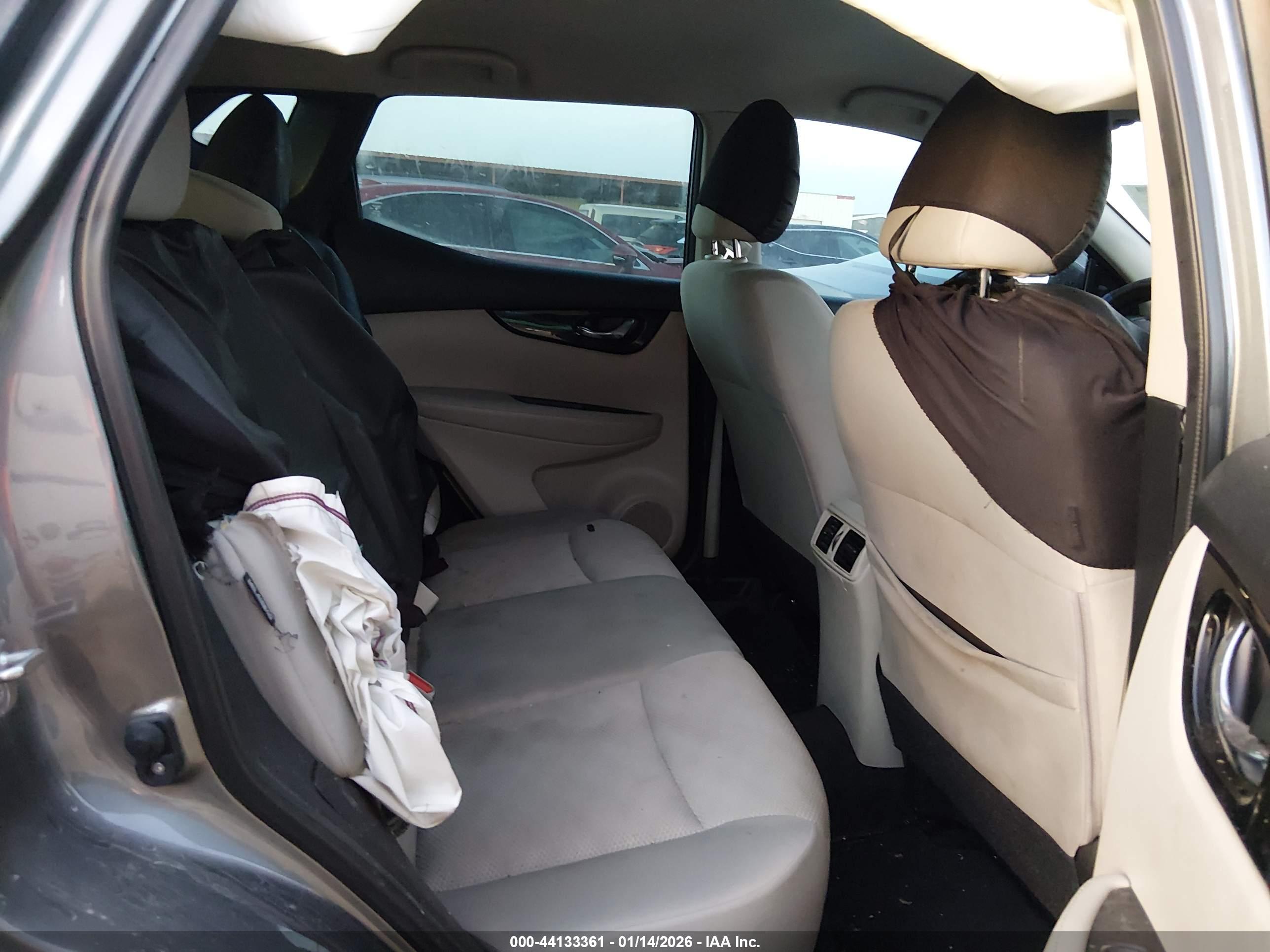 NISSAN ROGUE image 8