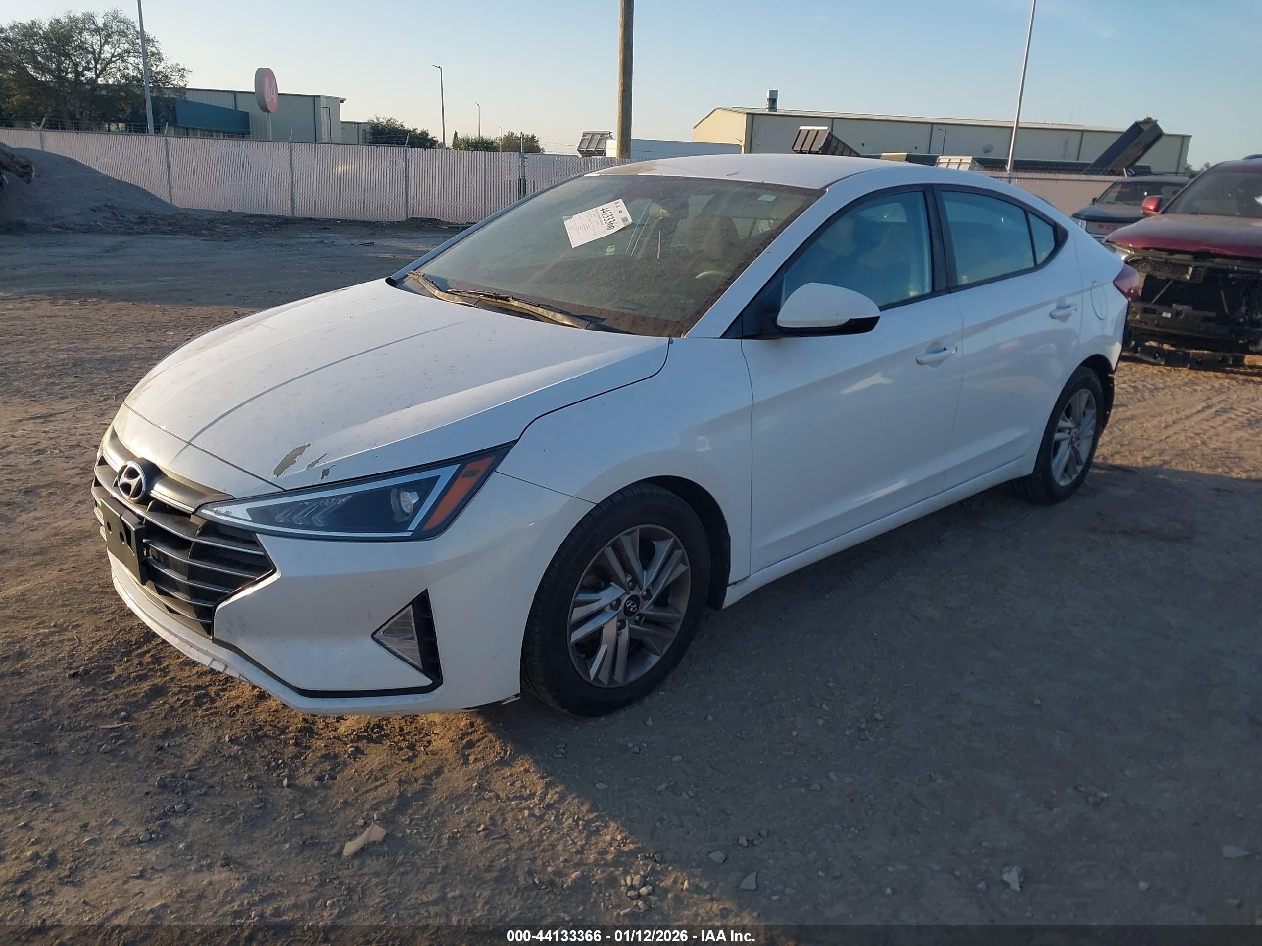 HYUNDAI ELANTRA image 2