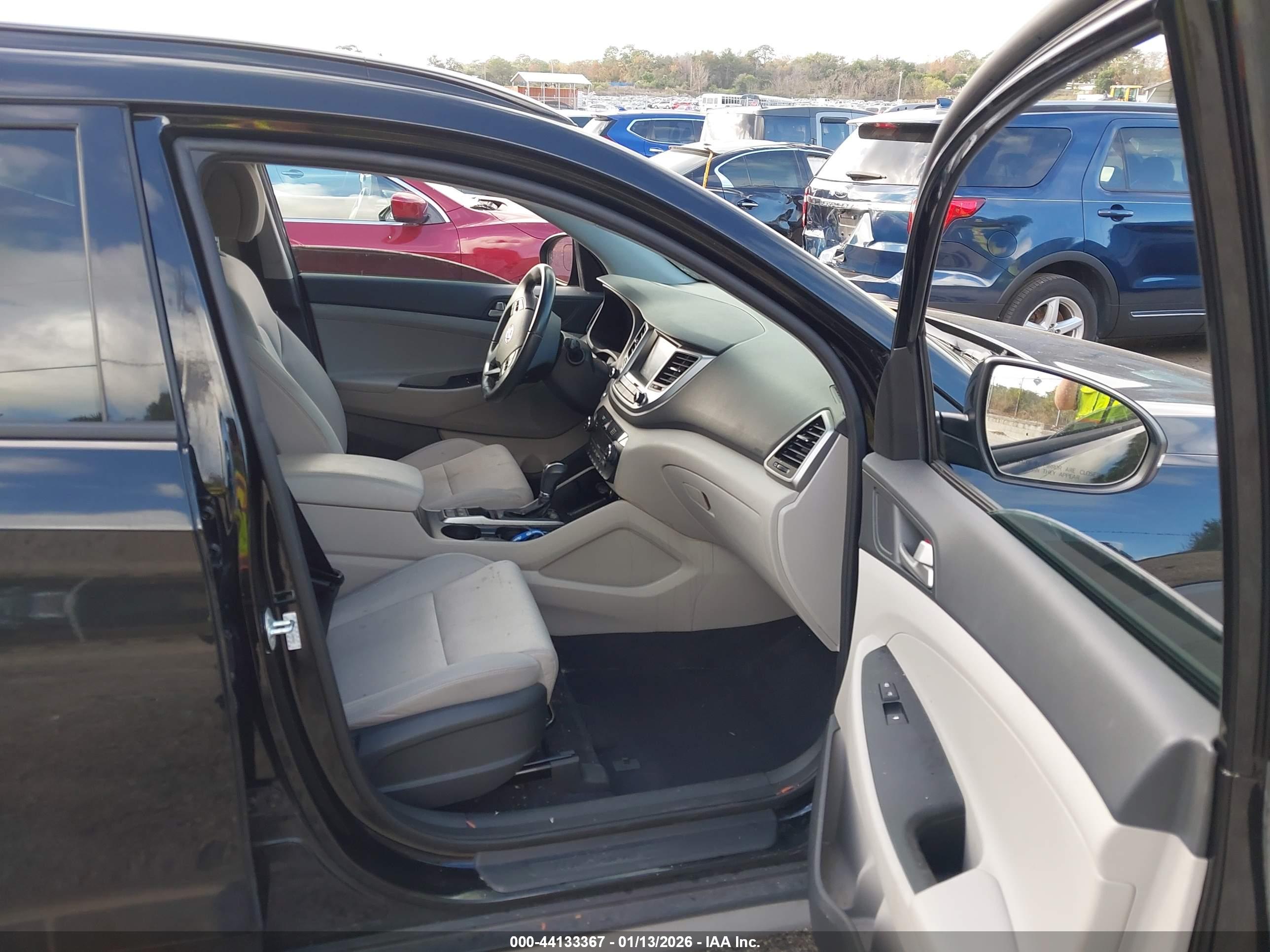 HYUNDAI TUCSON image 5