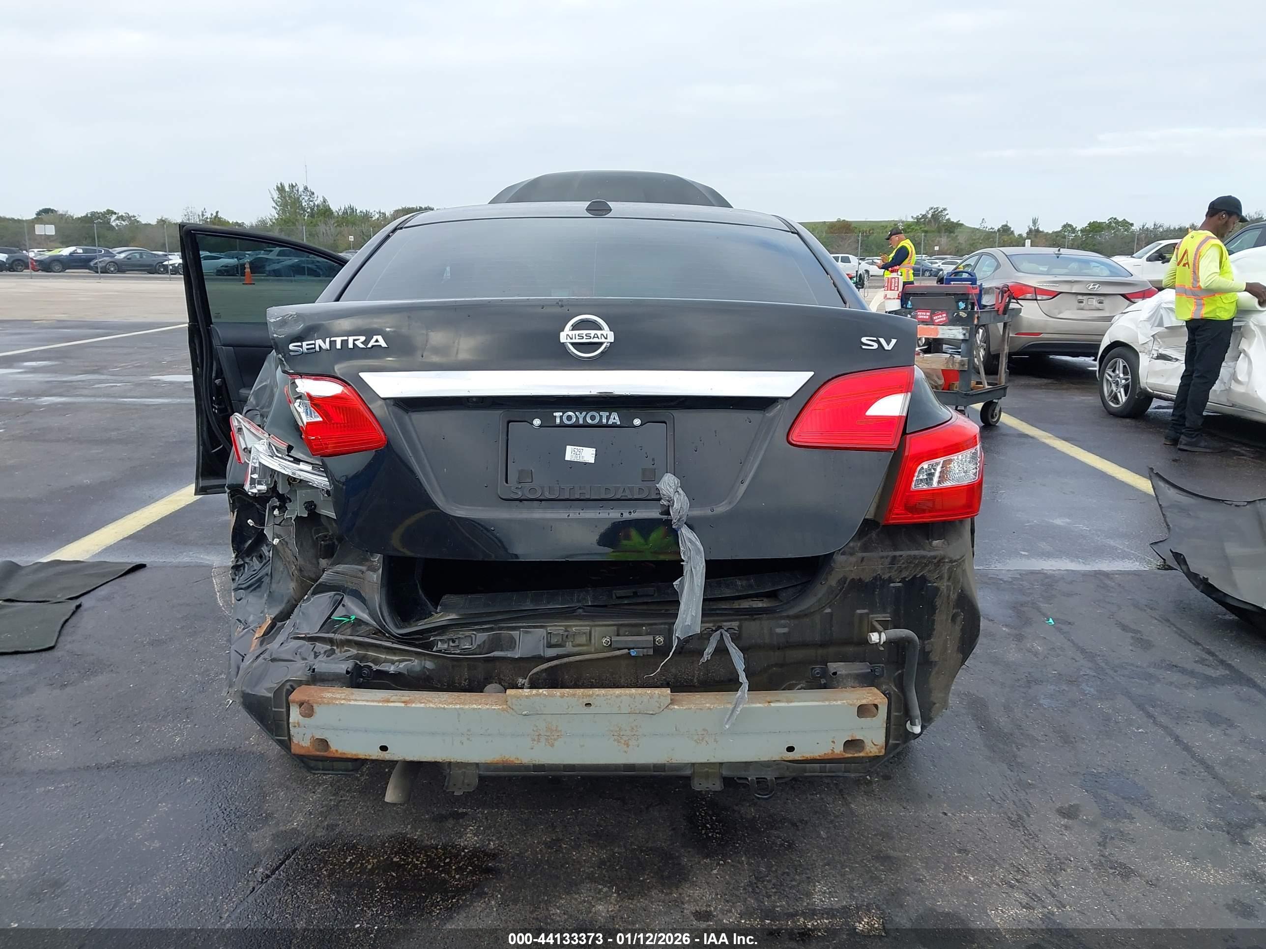 NISSAN SENTRA image 6