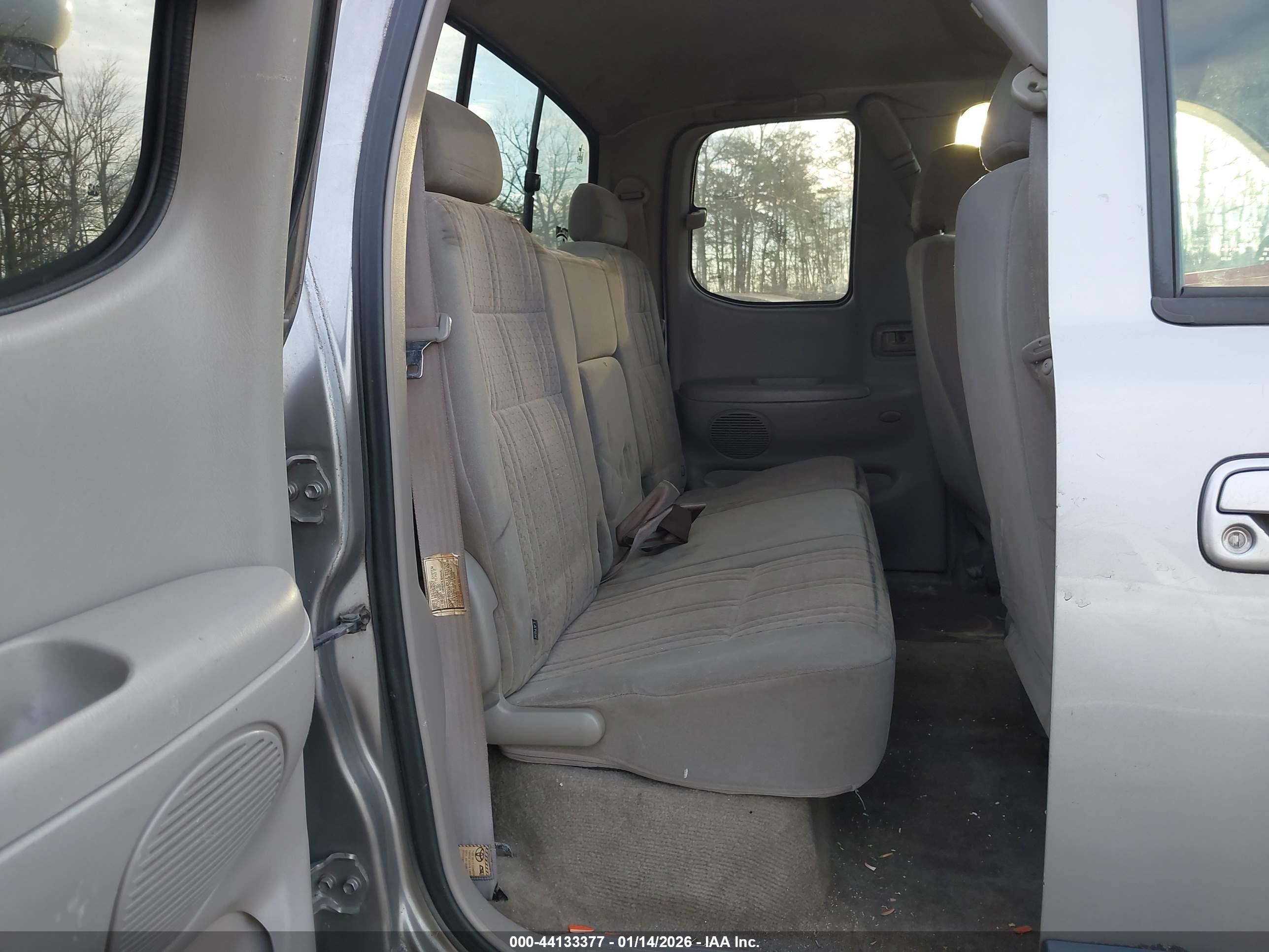 TOYOTA TUNDRA image 8