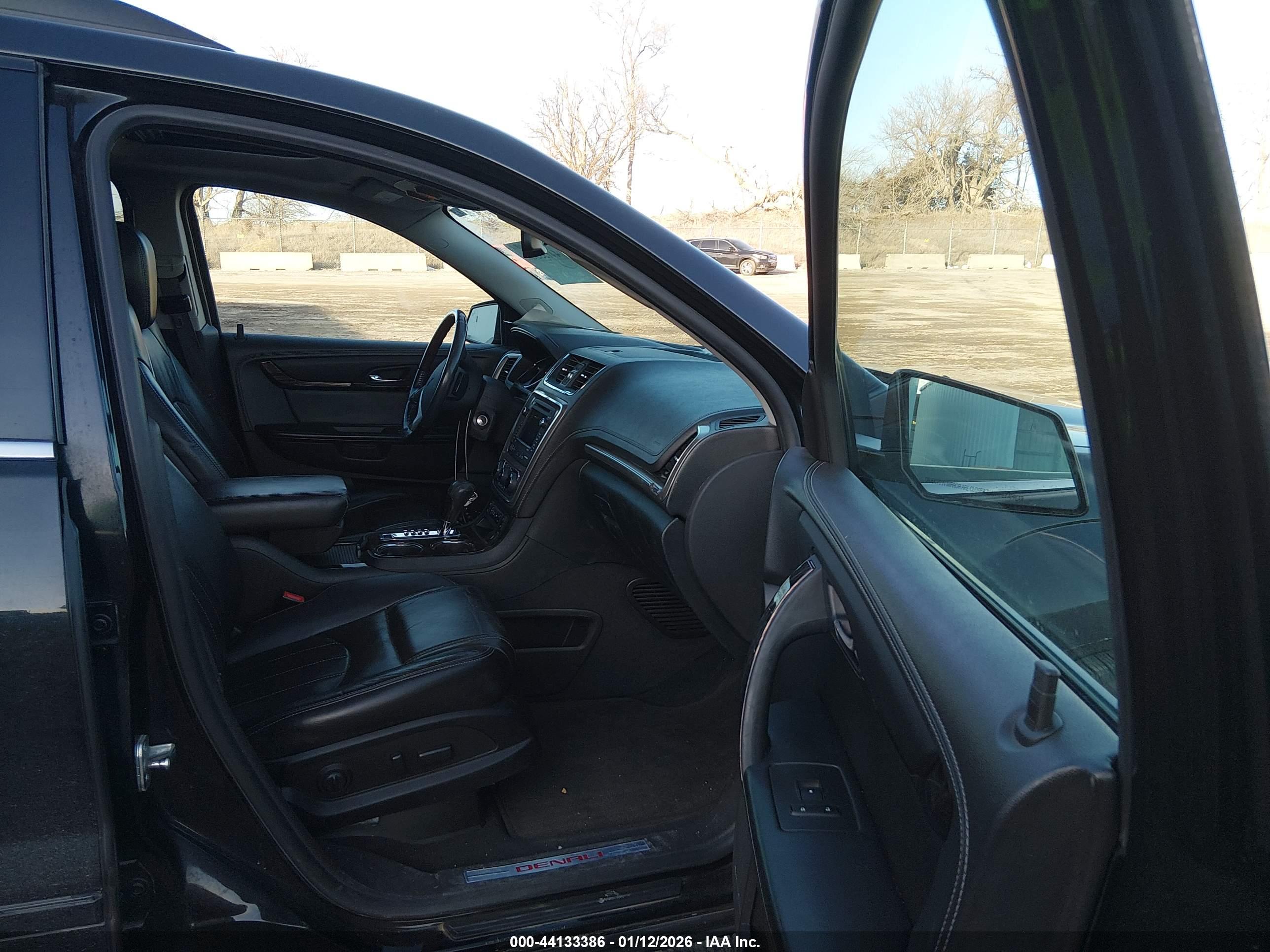 GMC ACADIA image 5