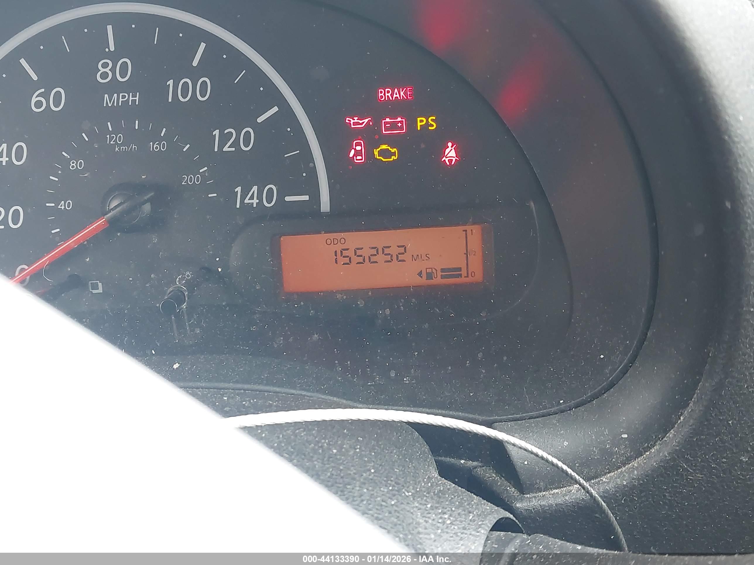NISSAN VERSA image 7