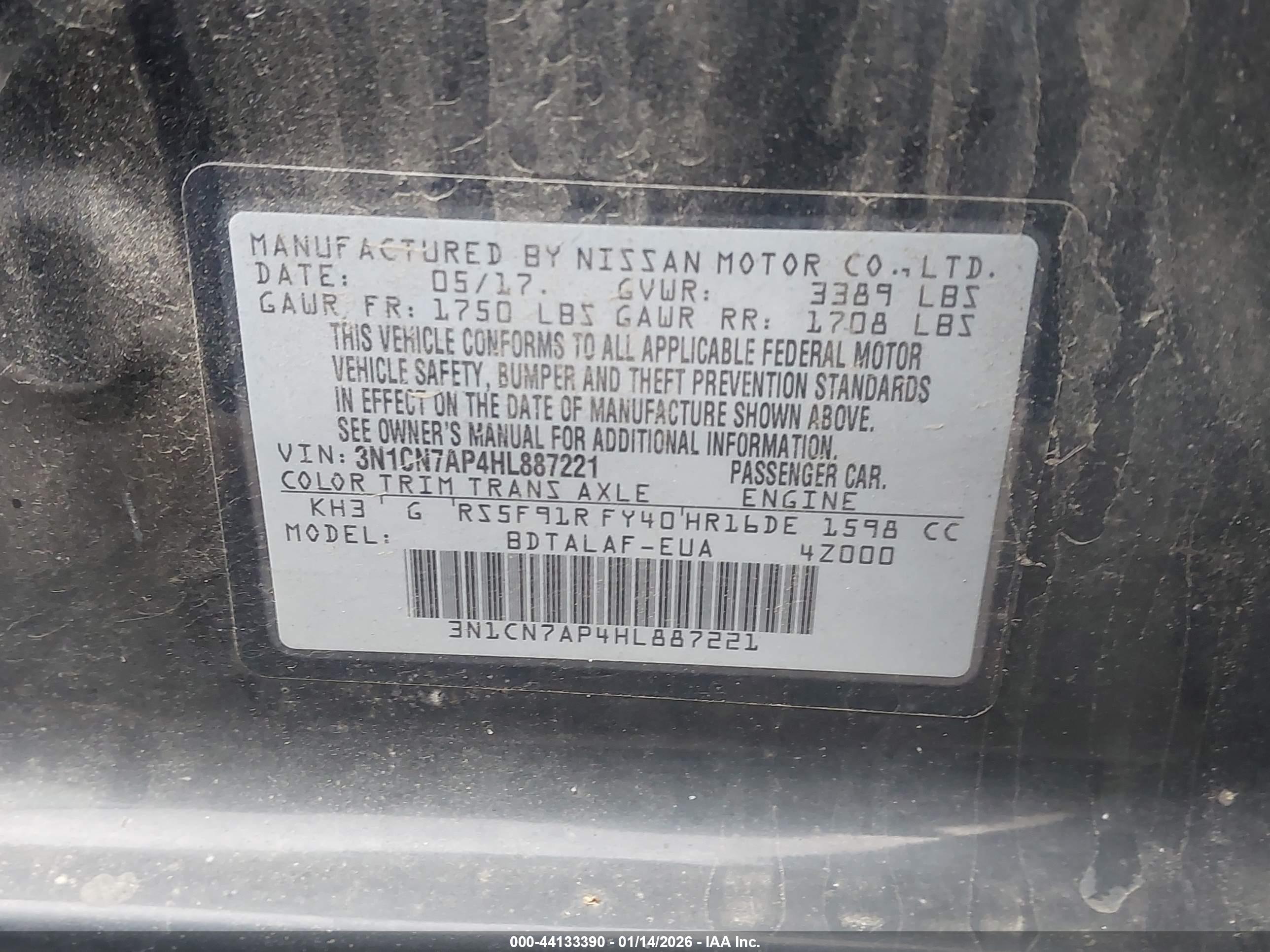 NISSAN VERSA image 9