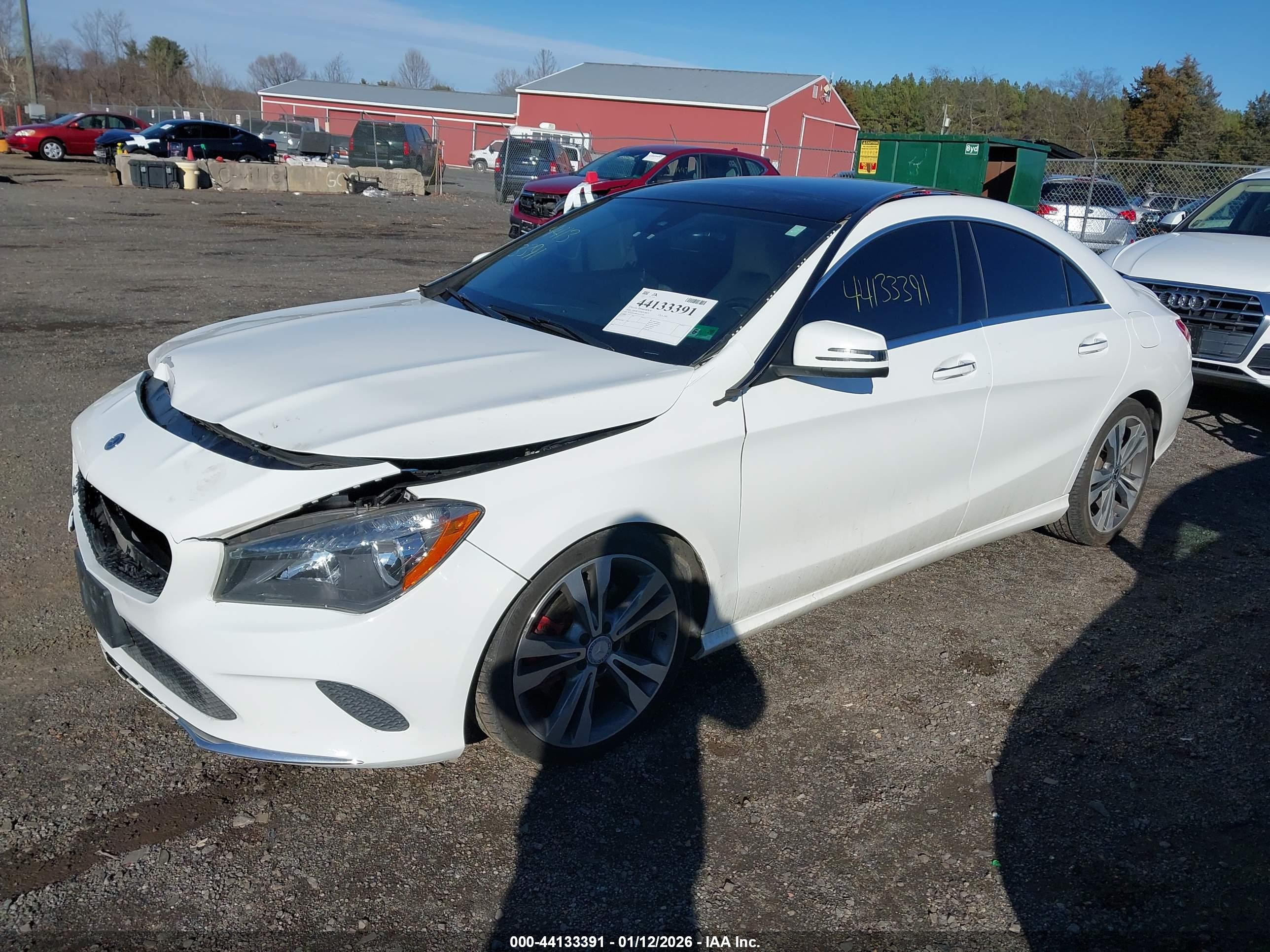 MERCEDES-BENZ CLA image 2