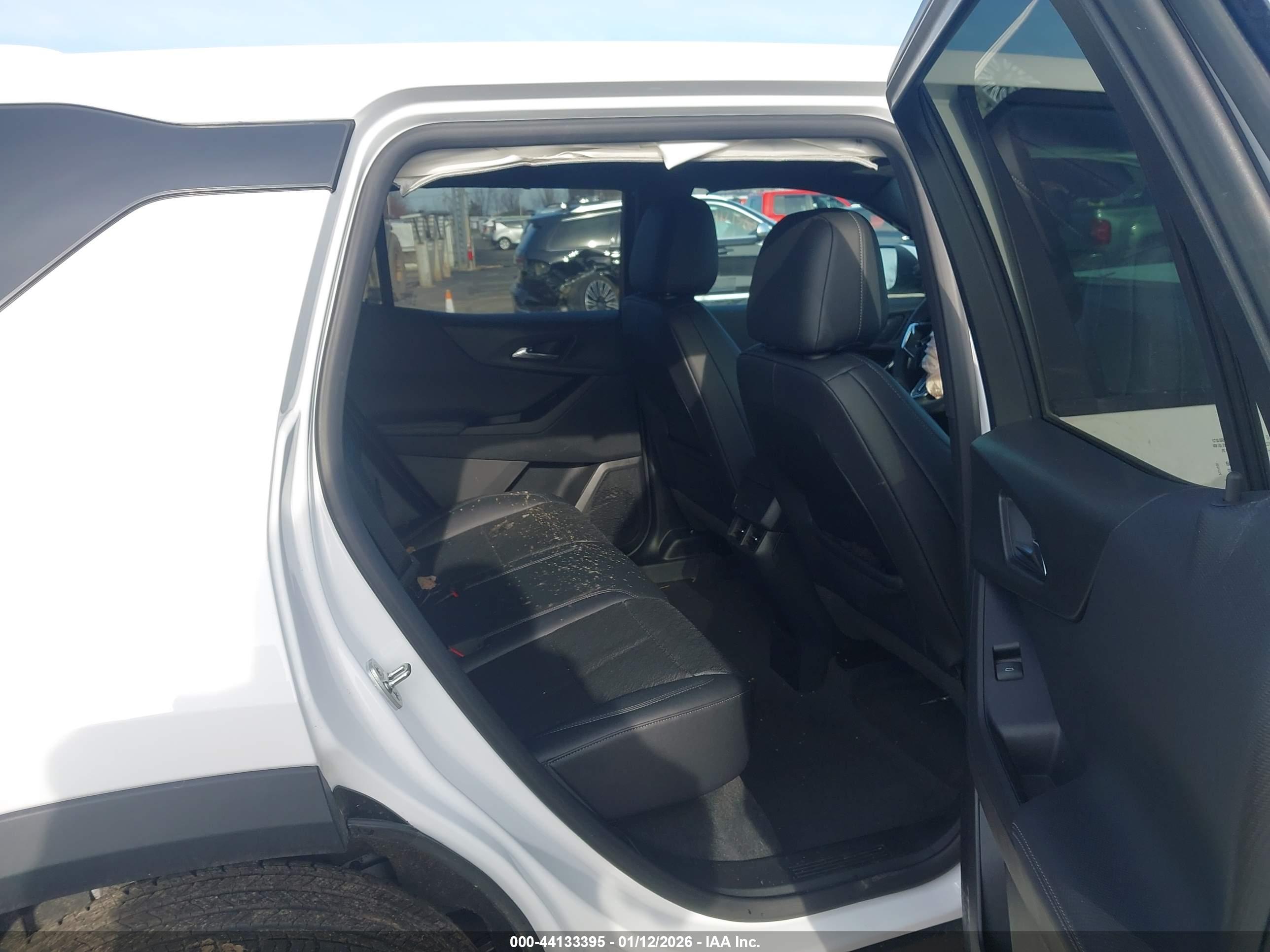 CHEVROLET EQUINOX image 8