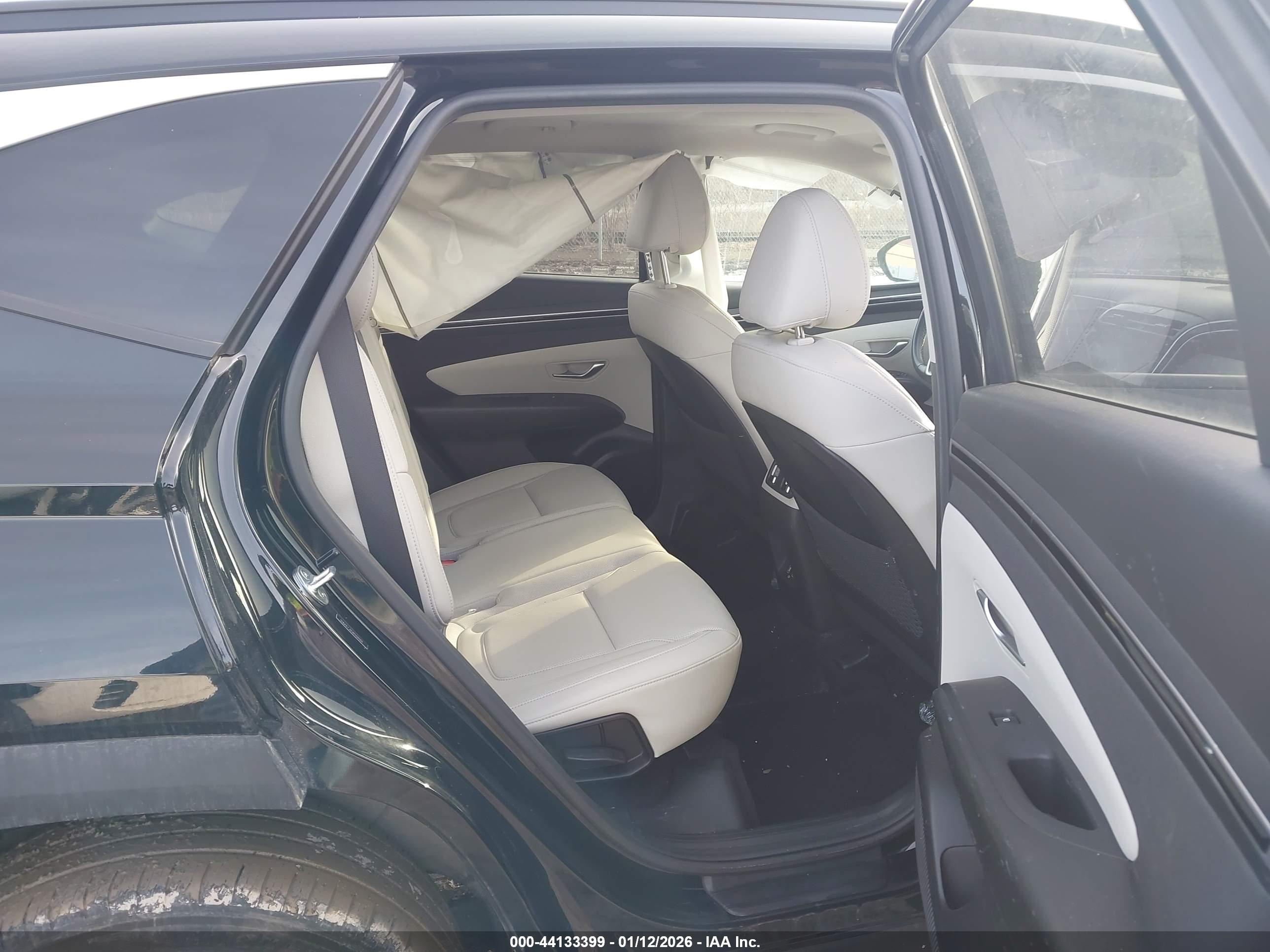 HYUNDAI TUCSON image 8