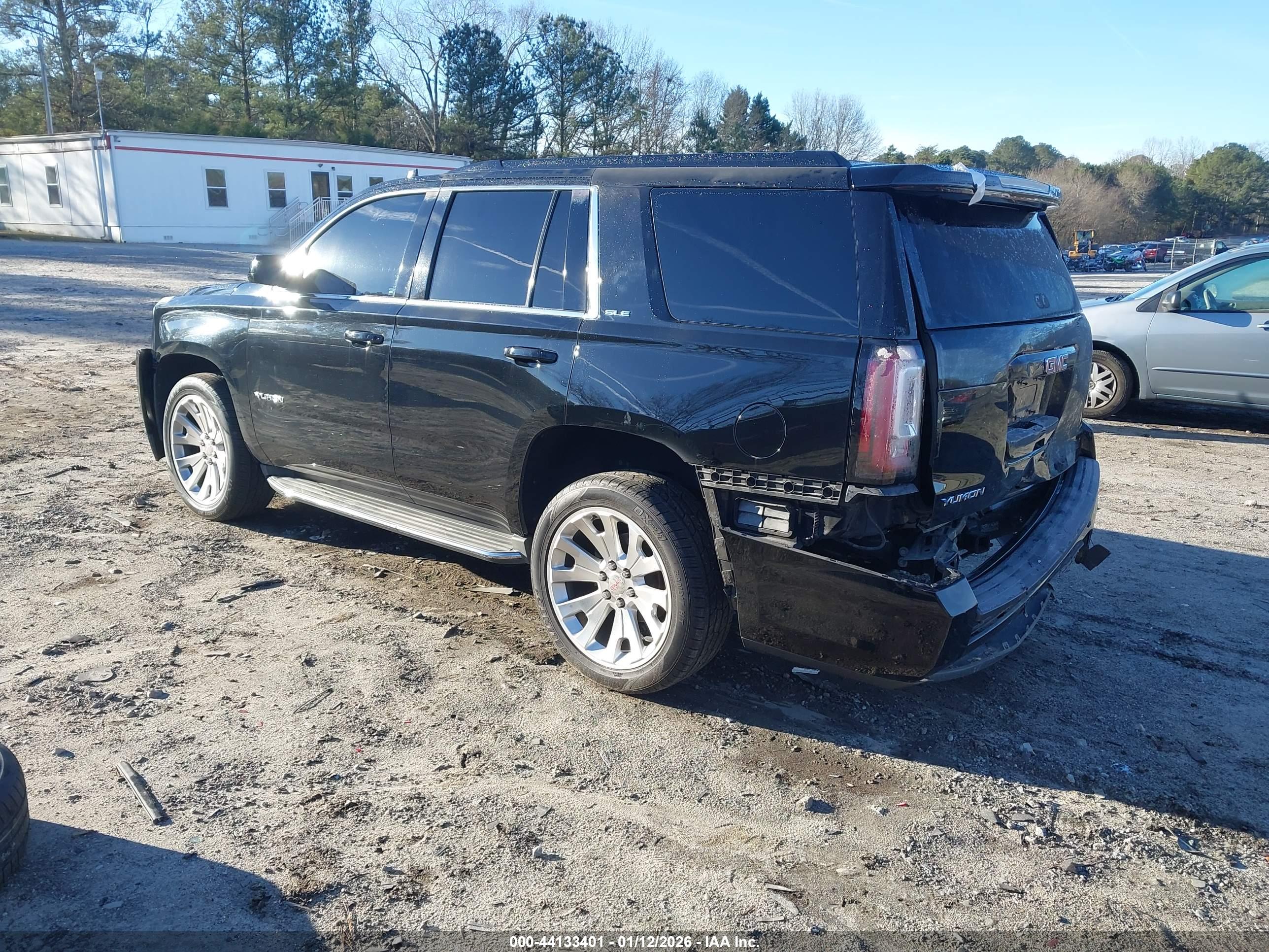 GMC YUKON image 3