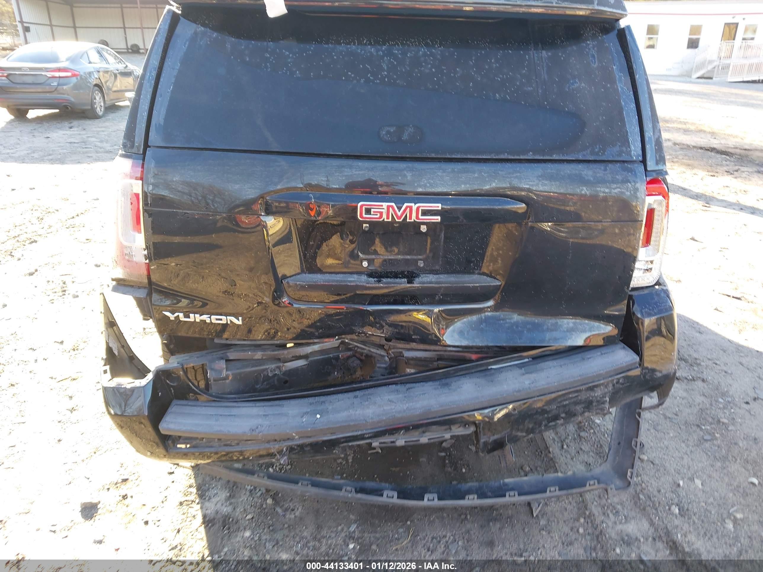 GMC YUKON image 6