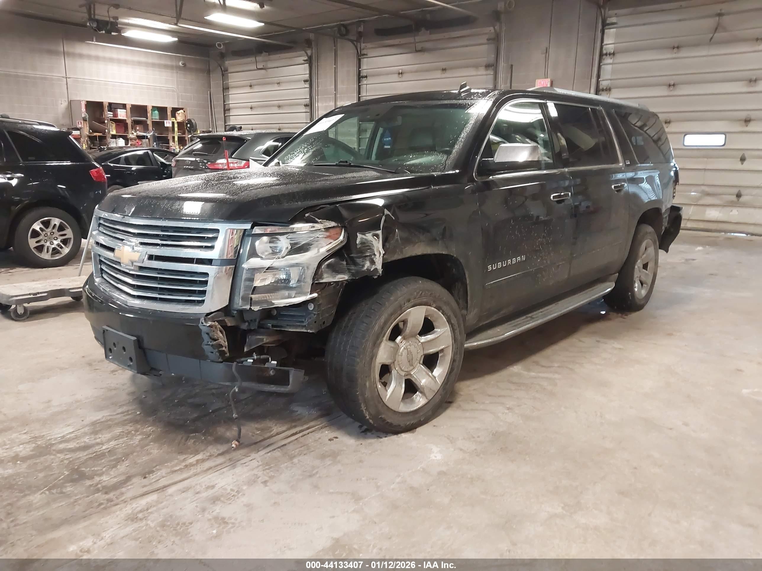 CHEVROLET SUBURBAN image 2