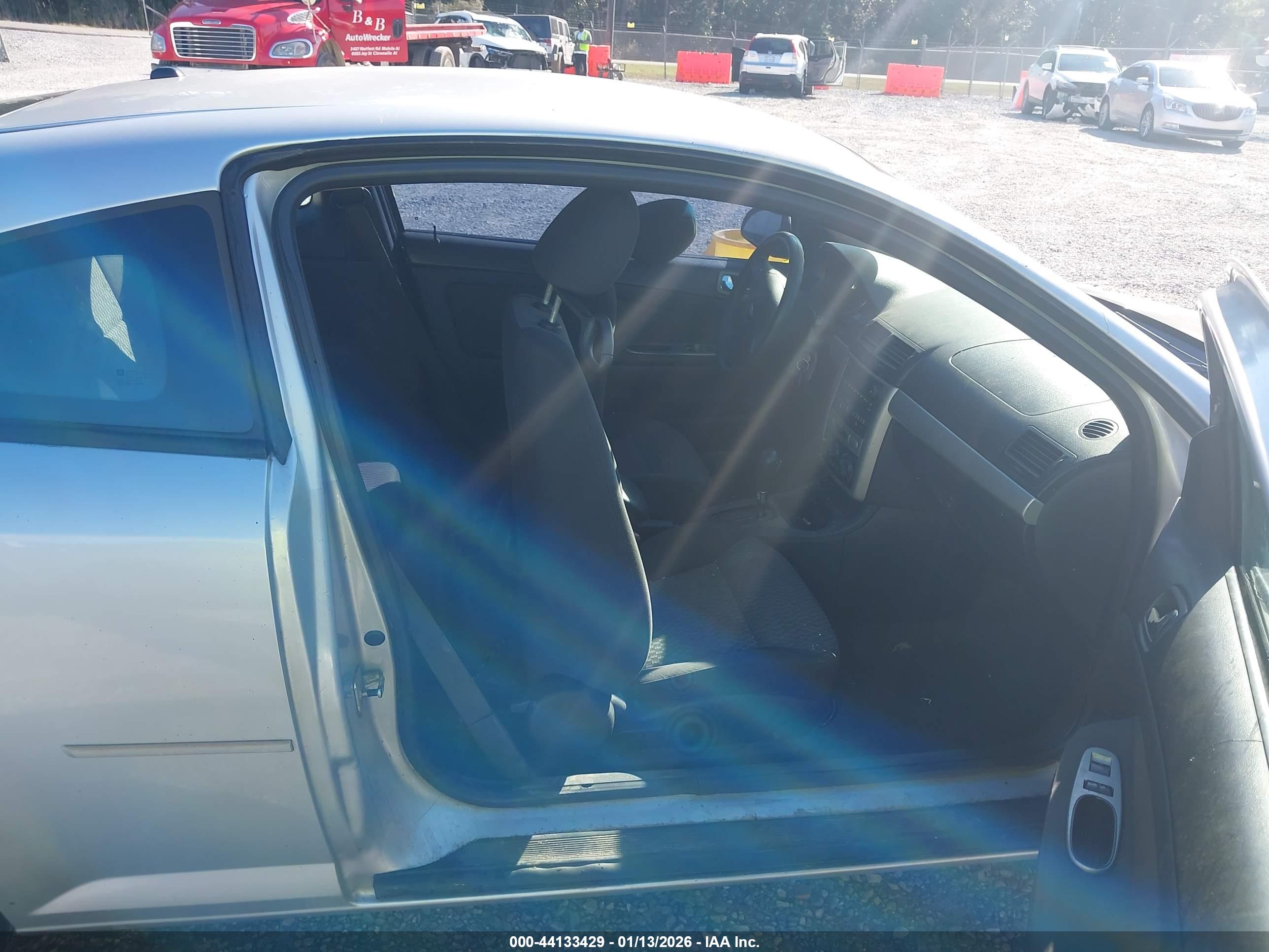 CHEVROLET COBALT image 5