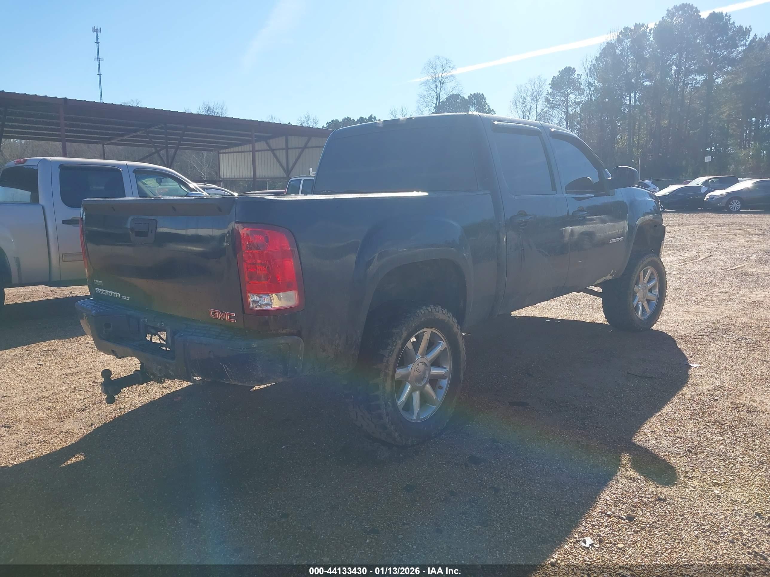 GMC SIERRA image 4