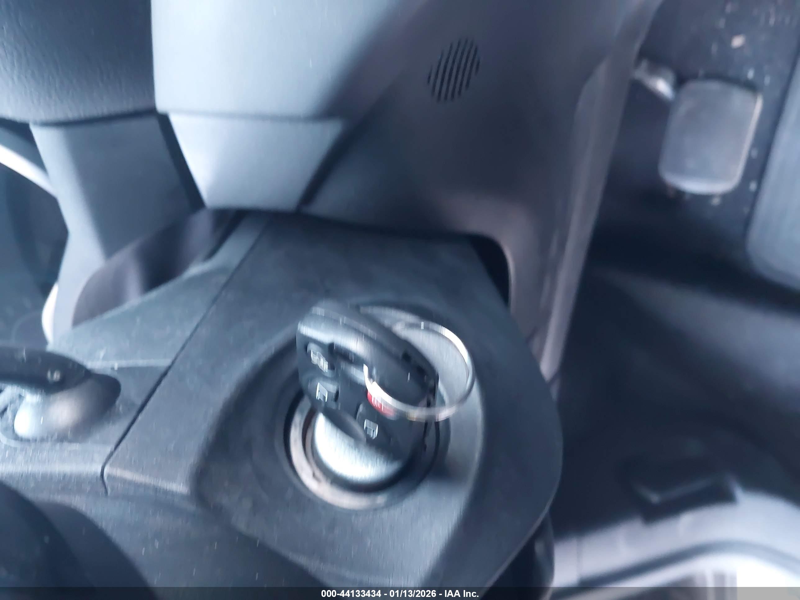 FORD C-MAX image 11