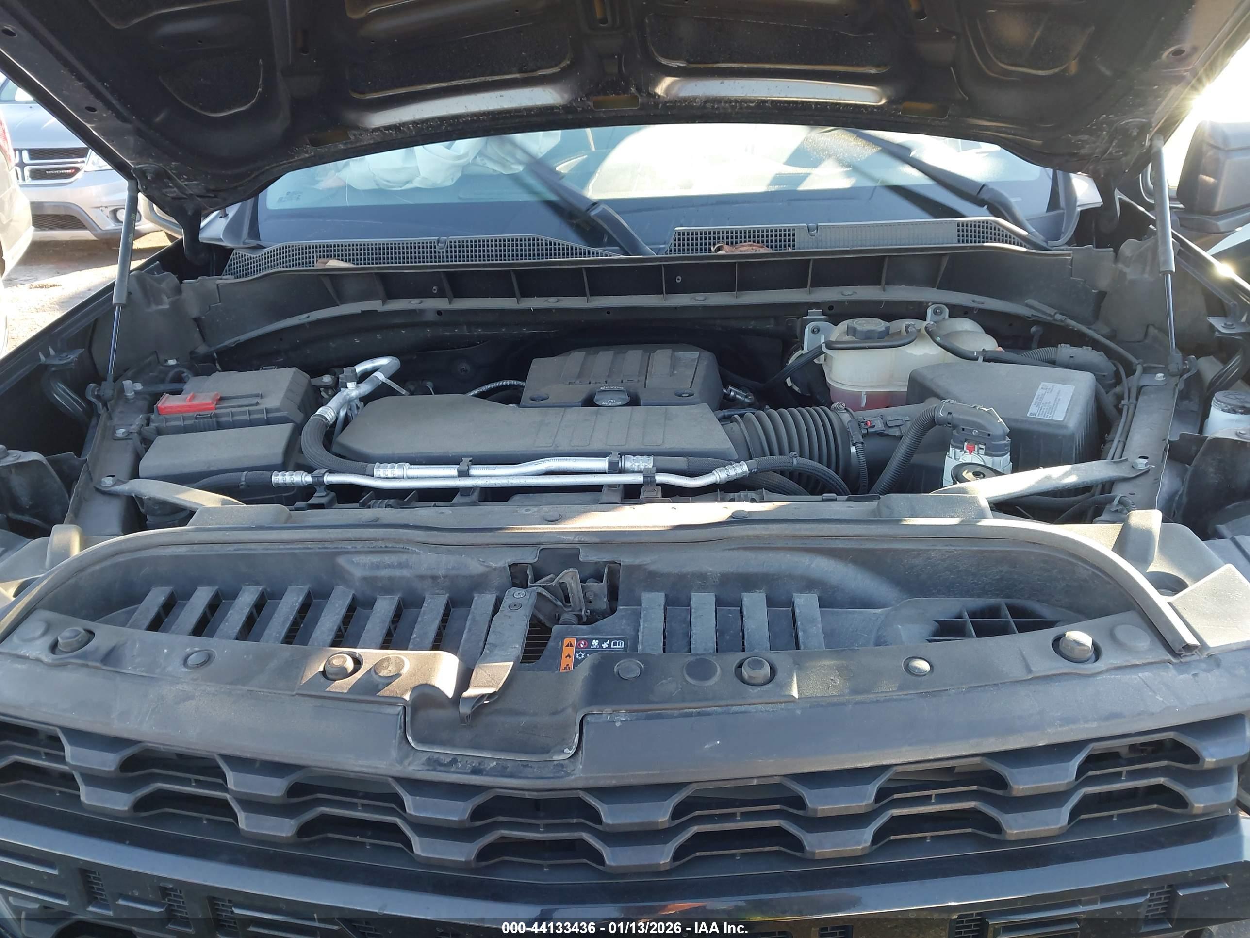 CHEVROLET SILVERADO image 10