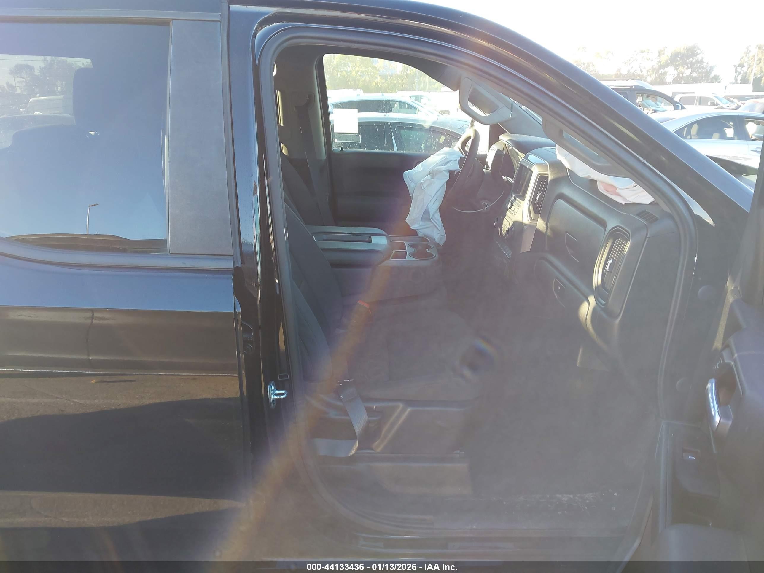CHEVROLET SILVERADO image 5