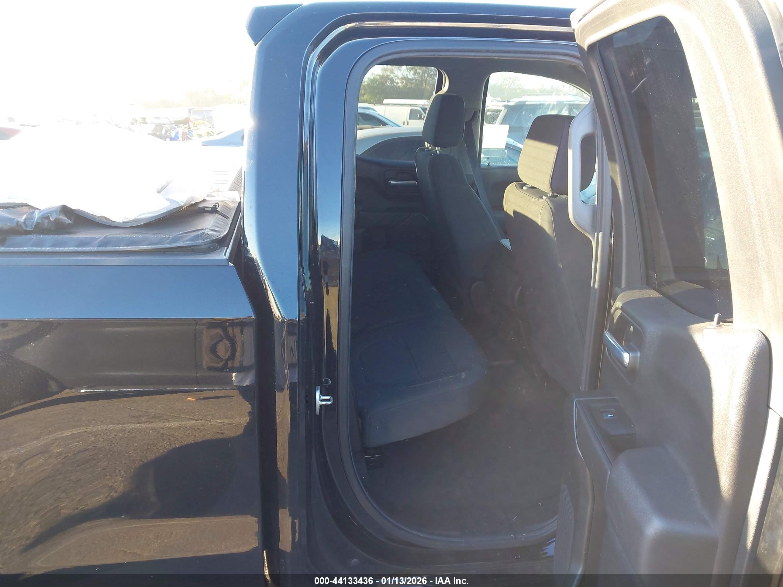CHEVROLET SILVERADO image 8
